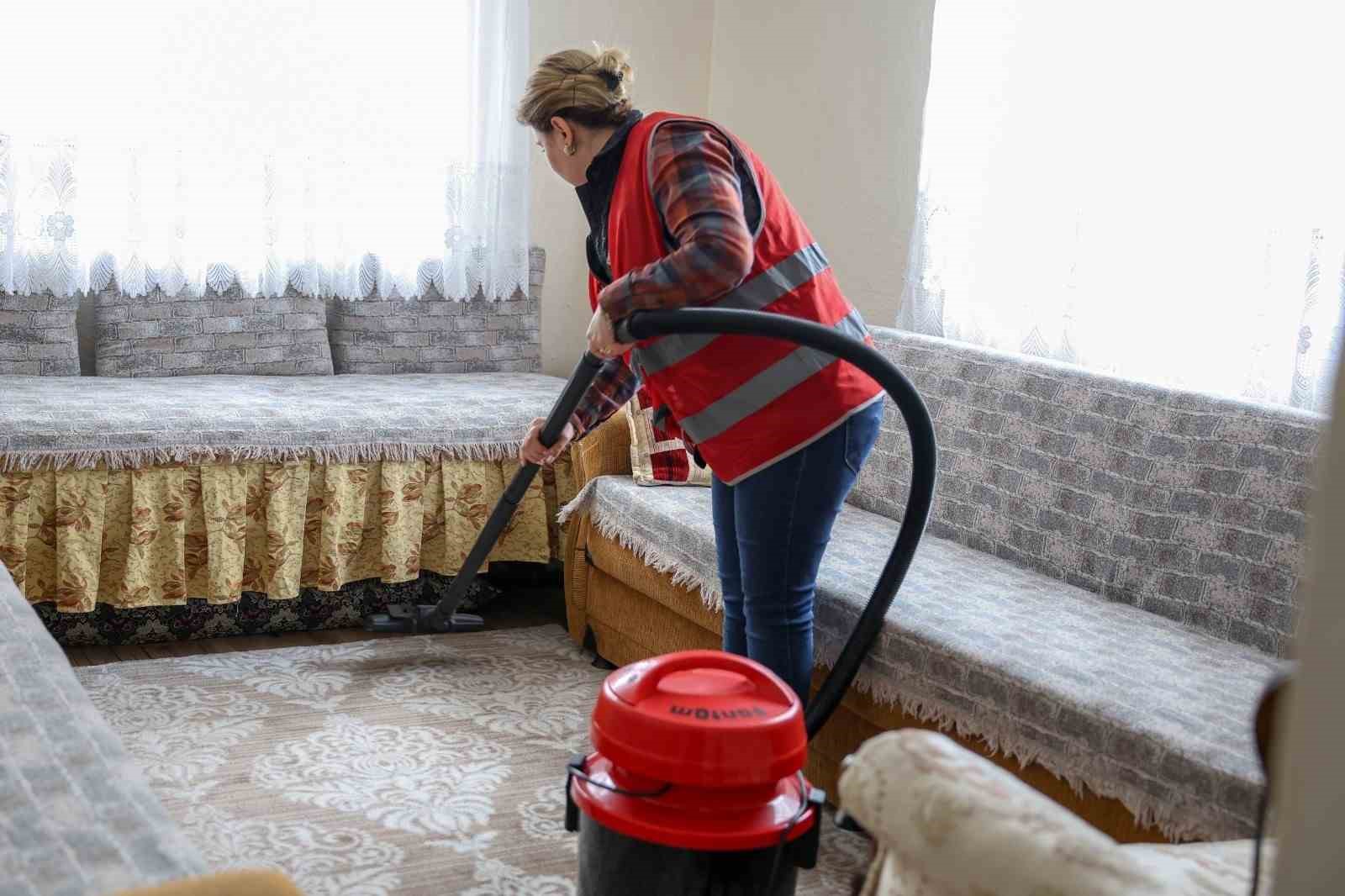 Efeler’de sosyal destekler binlerce vatandaşa ücretsiz ulaşıyor
