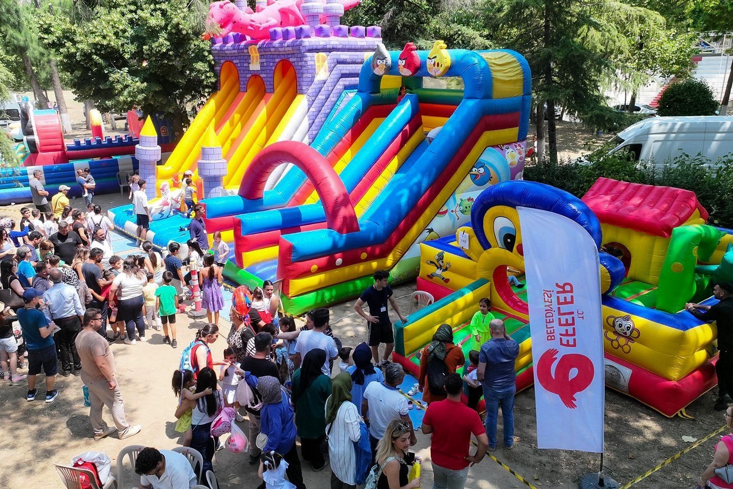 Efeler’in minikleri Çocuk Şenliği’nde bir araya geldi
