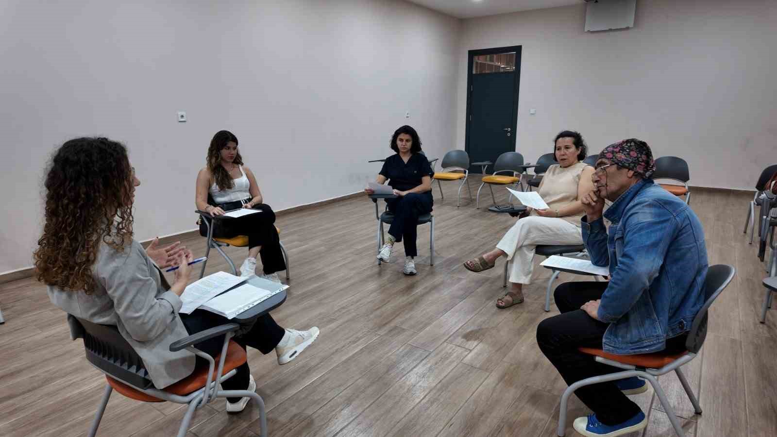 Efeler’in Psikososyal Destek Merkezleri vatandaşlara dokunmaya devam ediyor
