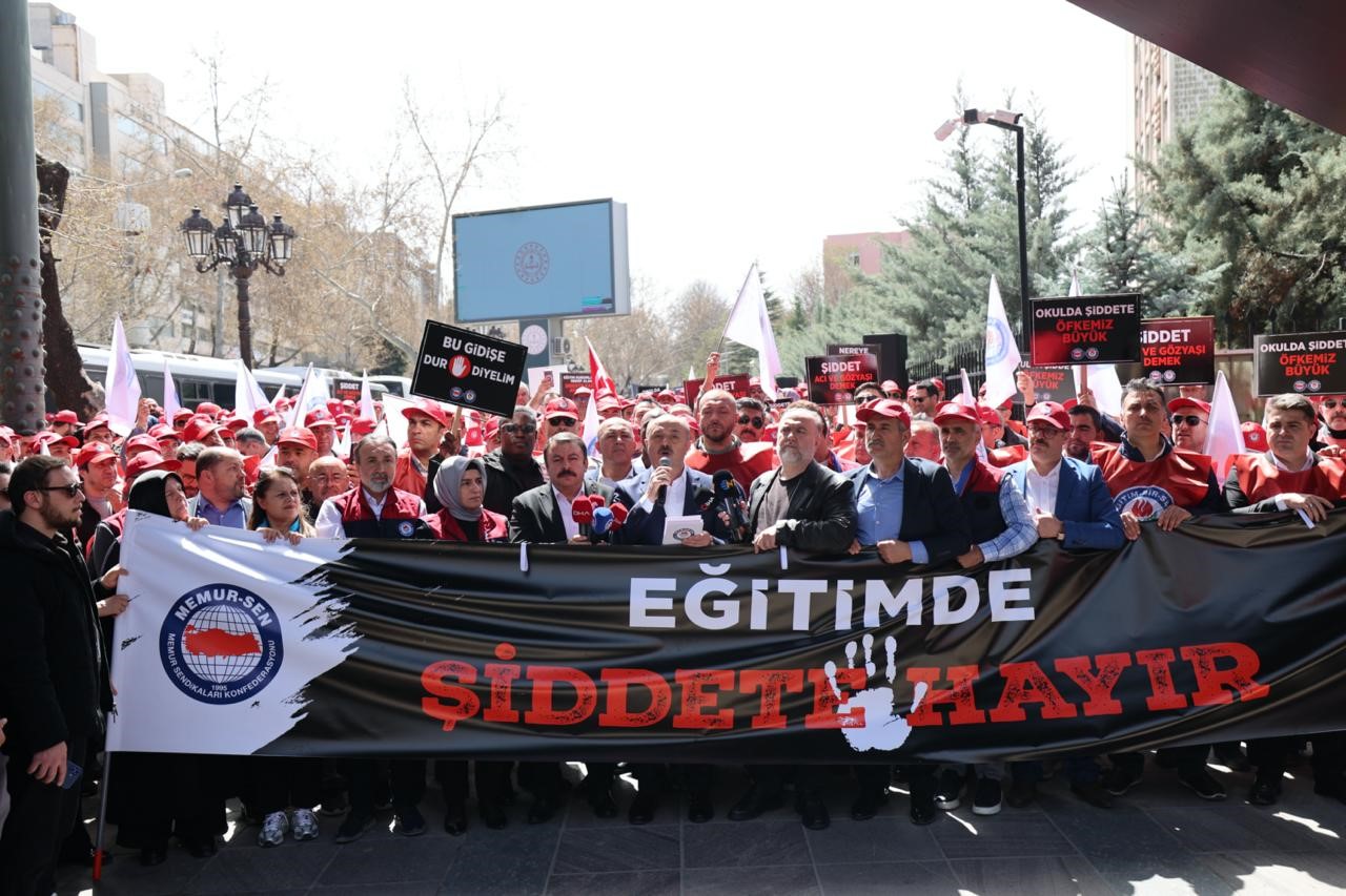 Eğitim-Bir-Sen Genel Sekreteri Yavuz: "Eğitimciler, şikayet edilen, darbedilen insanlara dönüştürüldü"
