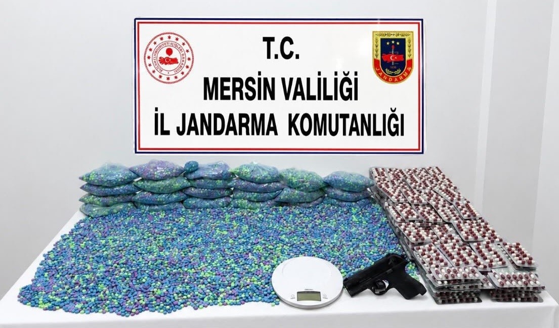 Ekipler baskın yaptı, 70 bin adet uyuşturucu hap ele geçirildi
