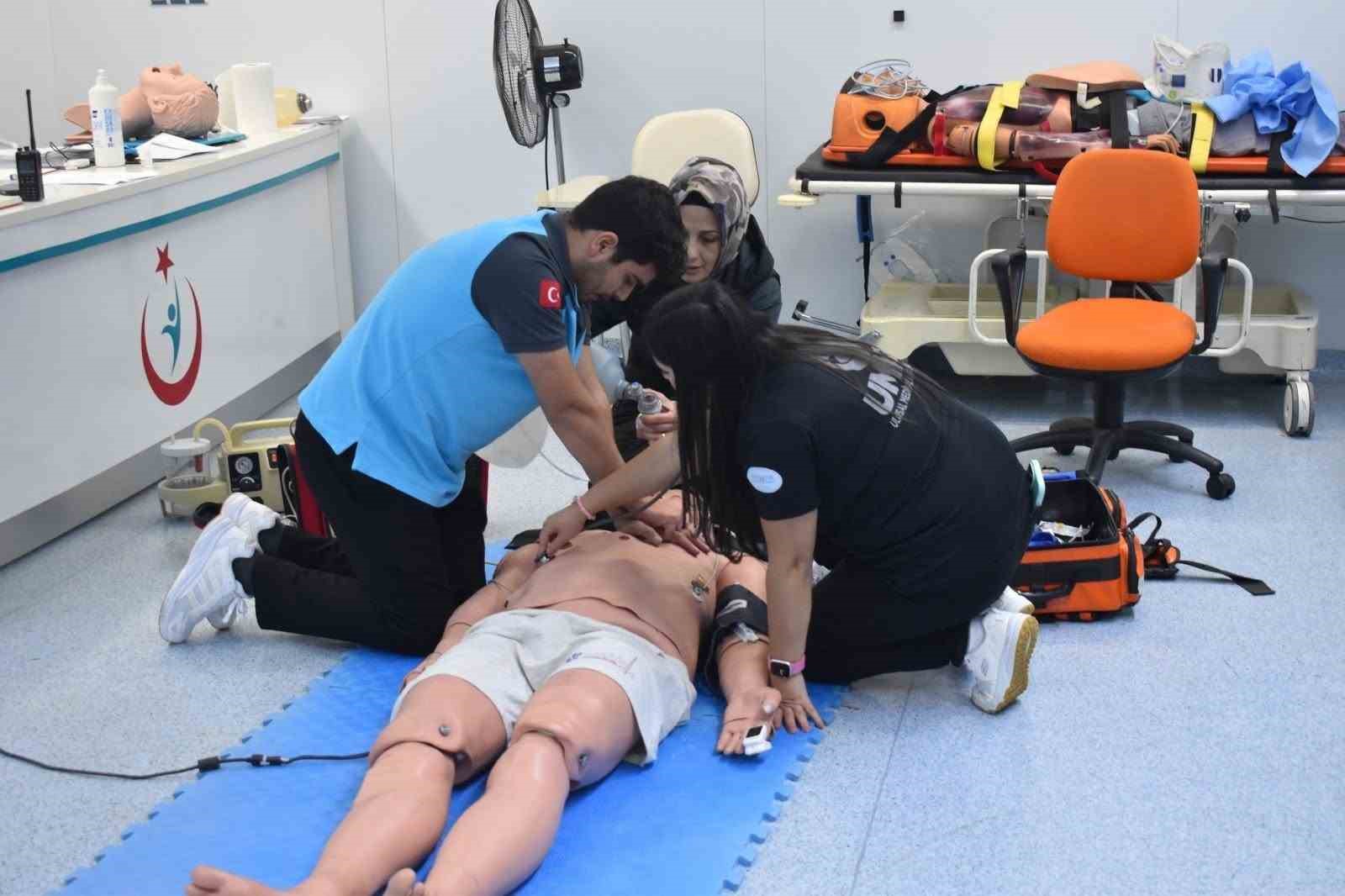 Elazığ UMKE personeline ileri yaşam desteği eğitimi verildi
