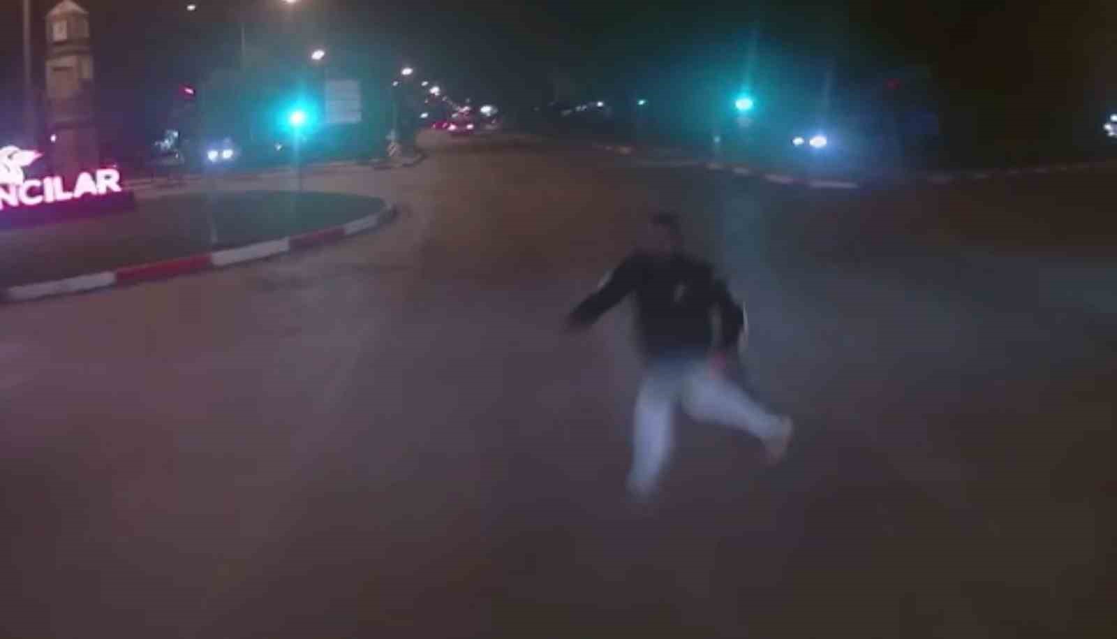 Elazığ’da kamyonun yayaya çarpma anı araç kamerasında
