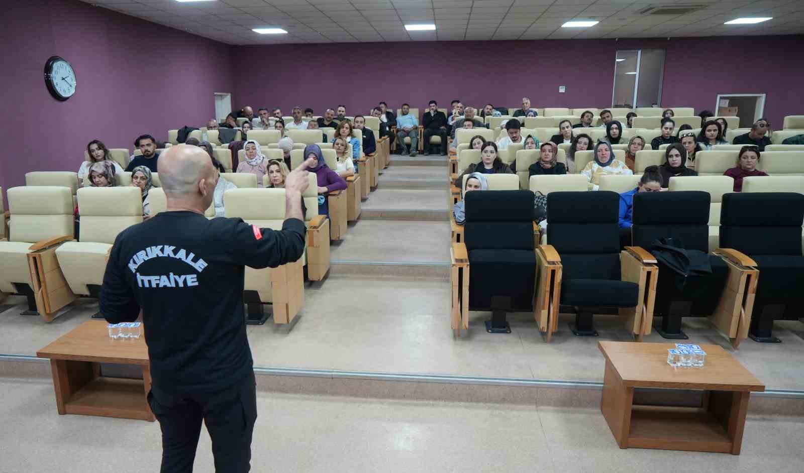Elektrikli araç kazalarında hayati risklere karşı sağlık personeline eğitim
