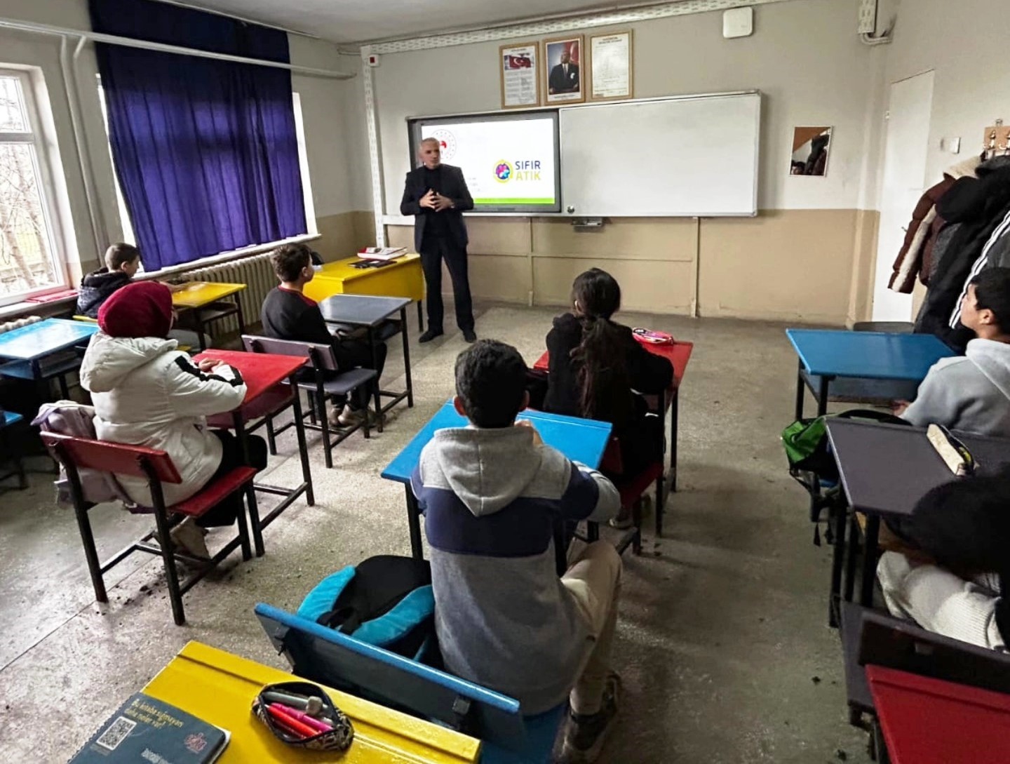 Emet Örencik İlkokulunda sıfır atık eğitimi verildi
