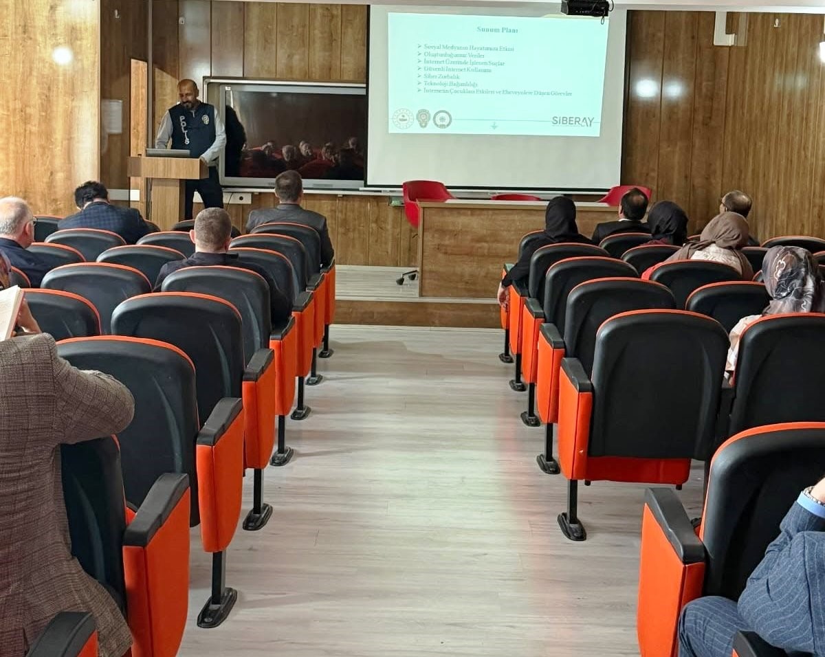 Emet’te öğretmenlere siber güvenlik eğitimi
