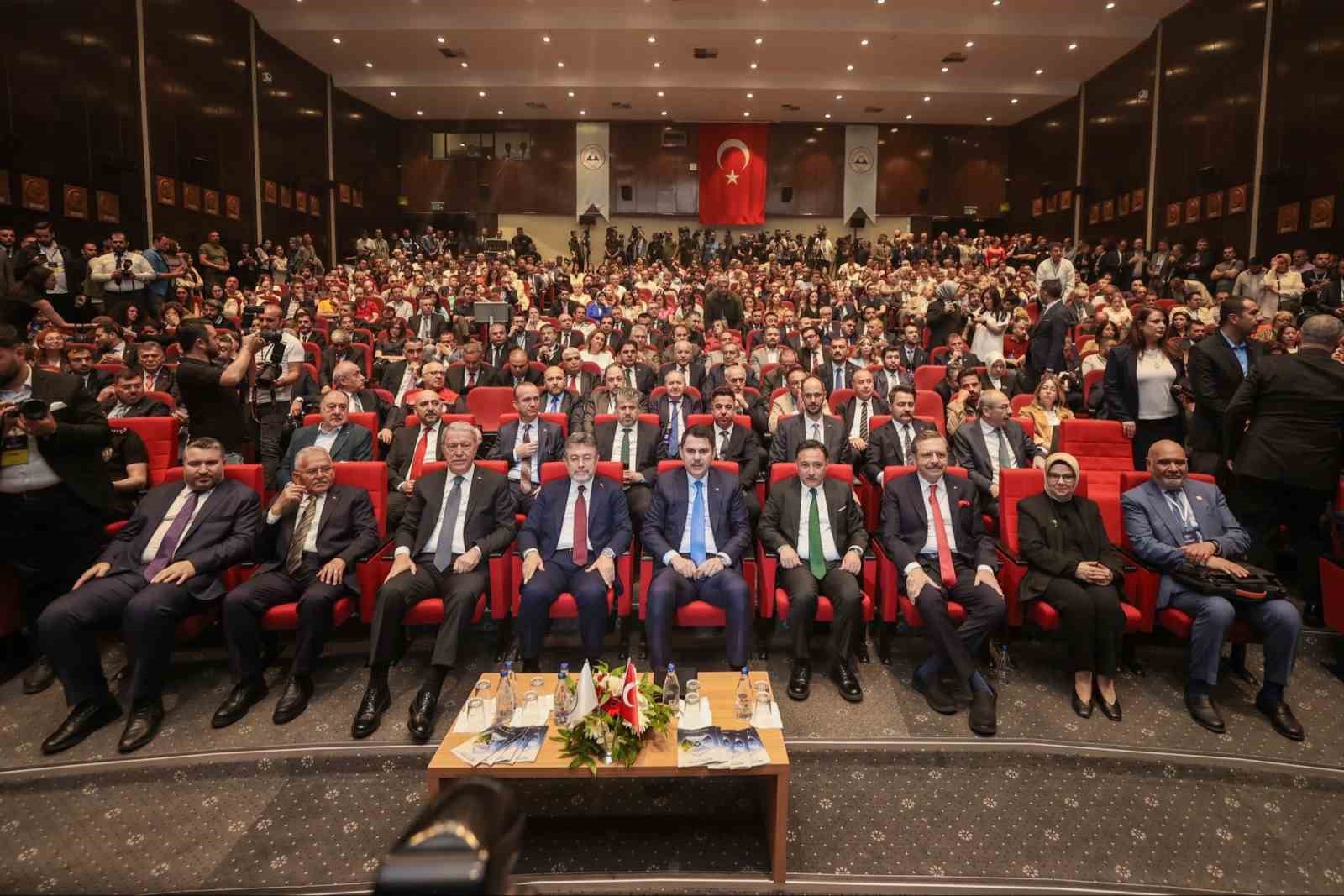 Erciyes Zirvesi-1 Kayseri’de yoğun katılımla gerçekleştirildi
