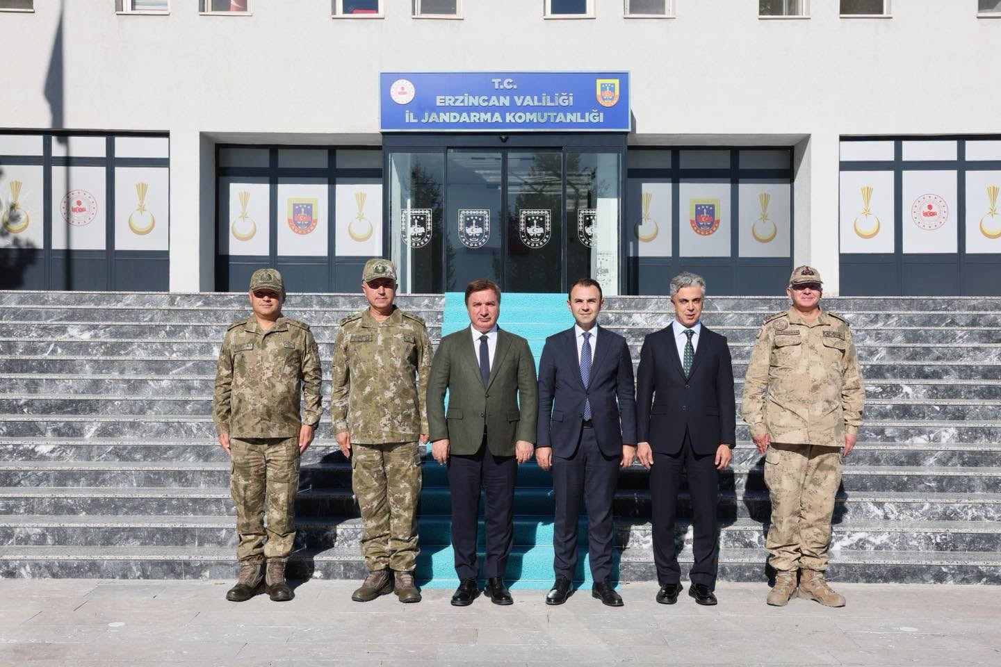 Erzincan protokolünden İl Jandarma Komutanı Altundarak’a ziyaret
