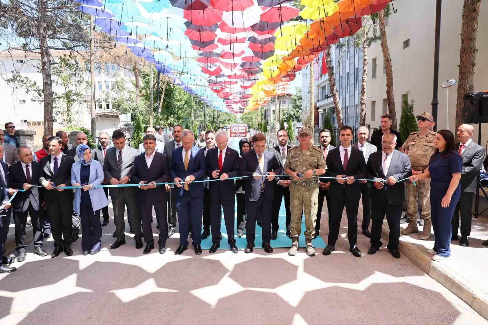 Erzincan’da 15 Temmuz Anma Merkezi ziyarete açıldı
