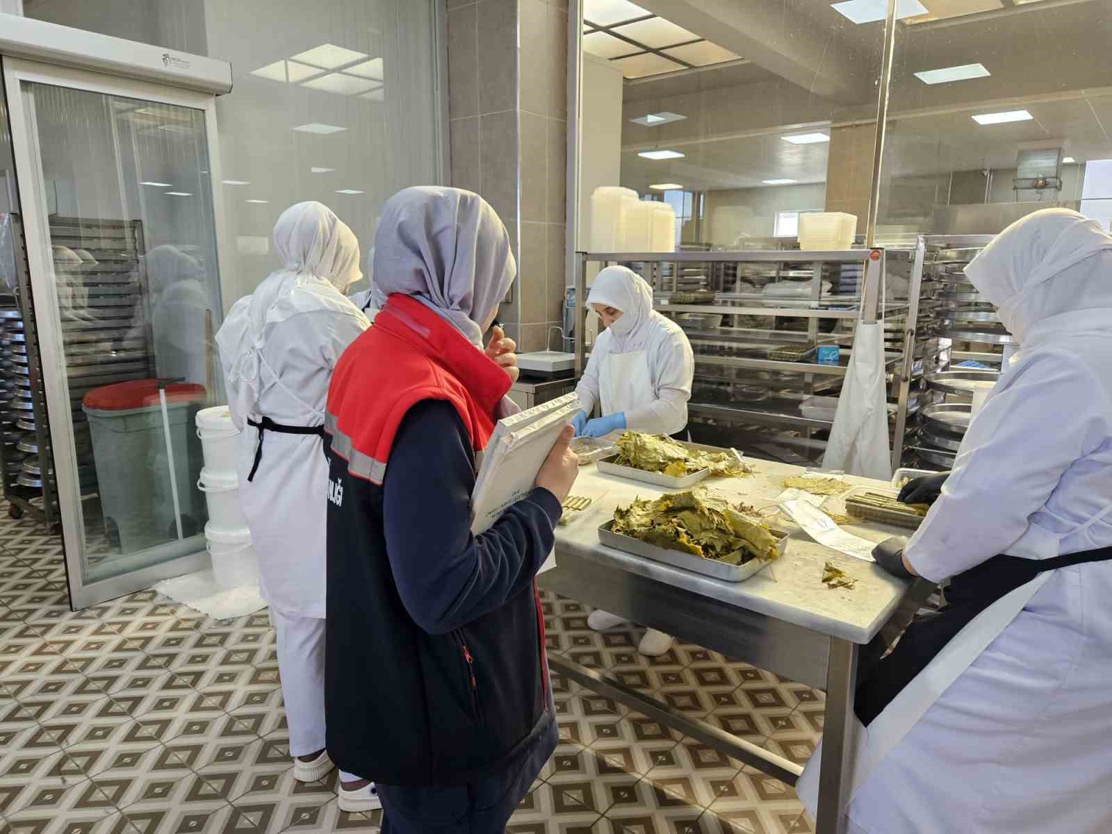 Erzurum’da gıda denetimleri hız kesmiyor: 1 haftada 410 işletme kontrol edildi
