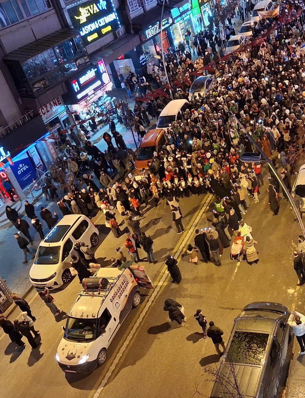 Erzurum’da Ramazan’a fener alaylı karşılama
