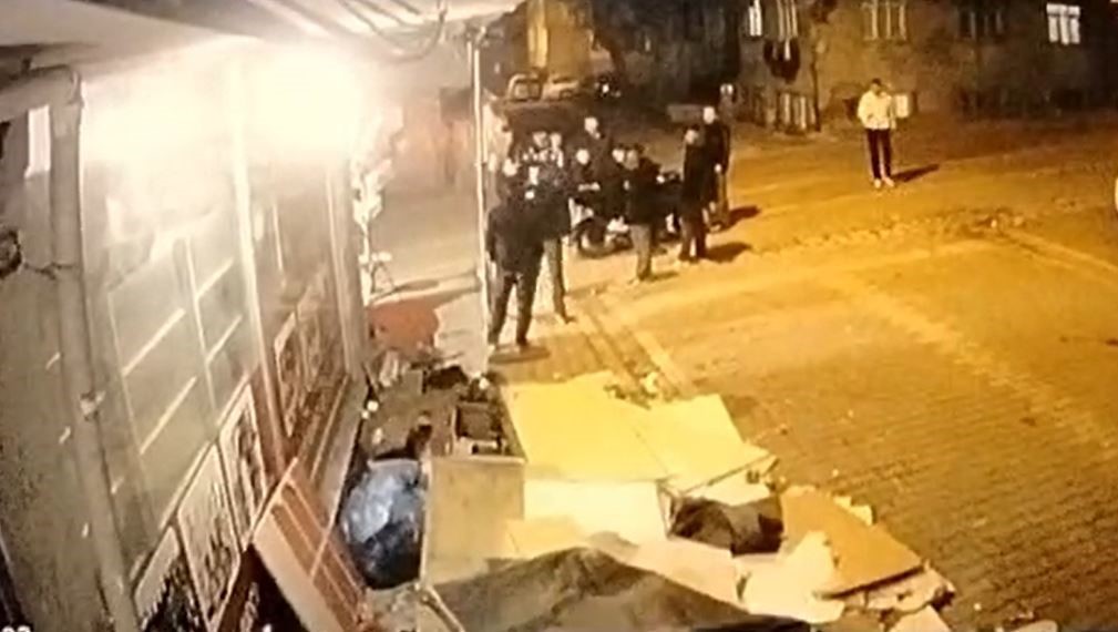 Esenyurt’ta engelli vatandaşı darp ettiler
