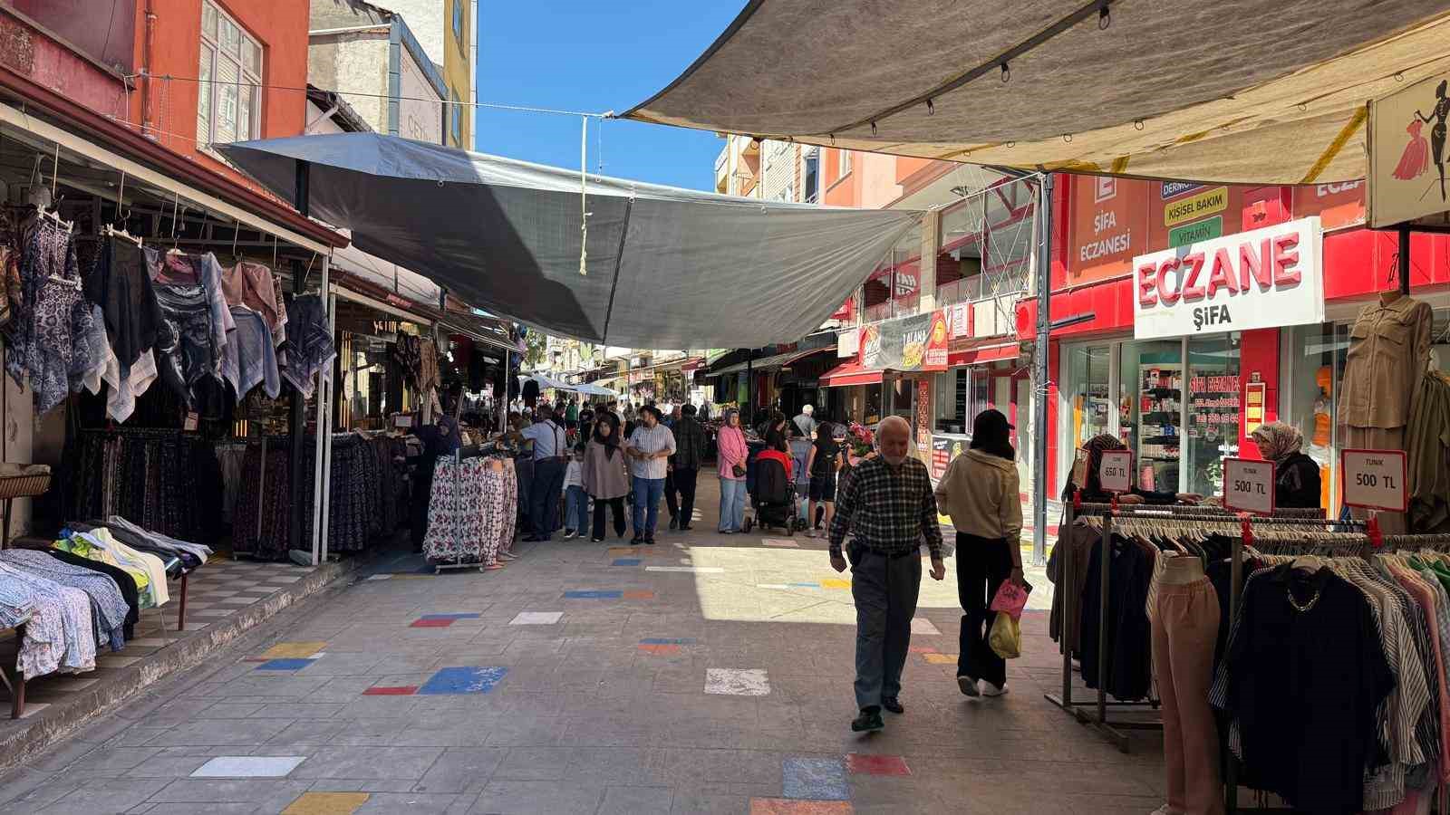 Fındık sezonu sona yaklaşırken Alaplı çarşısında hareketlilik arttı
