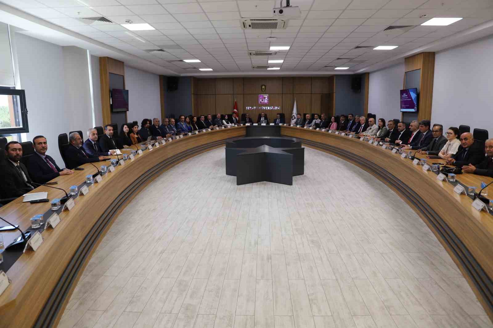 FÜ’de yeni eğitim öğretim yılı hazırlıkları değerlendirildi
