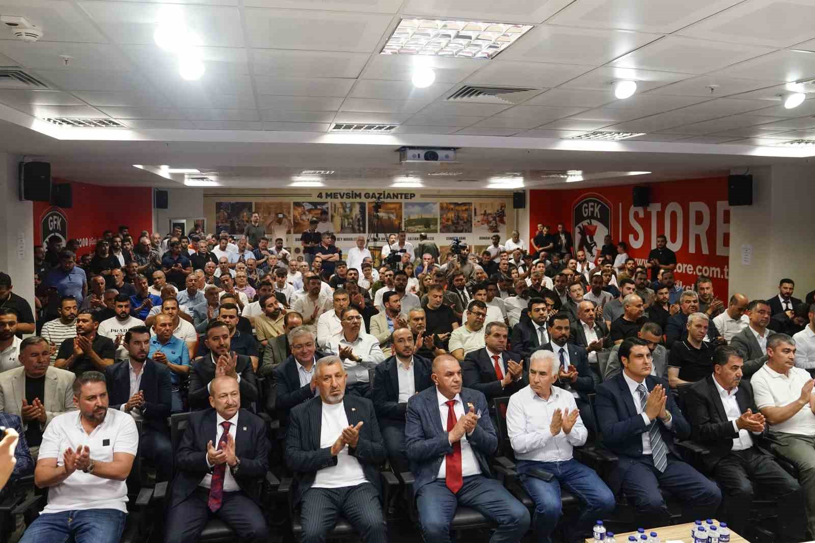 Gaziantep FK’da Başkan Memik Yılmaz güven tazeledi
