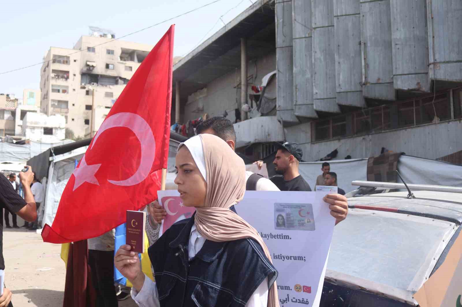 Gazze’deki Türk vatandaşlarından Türkiye’ye tahliye çağrısı
