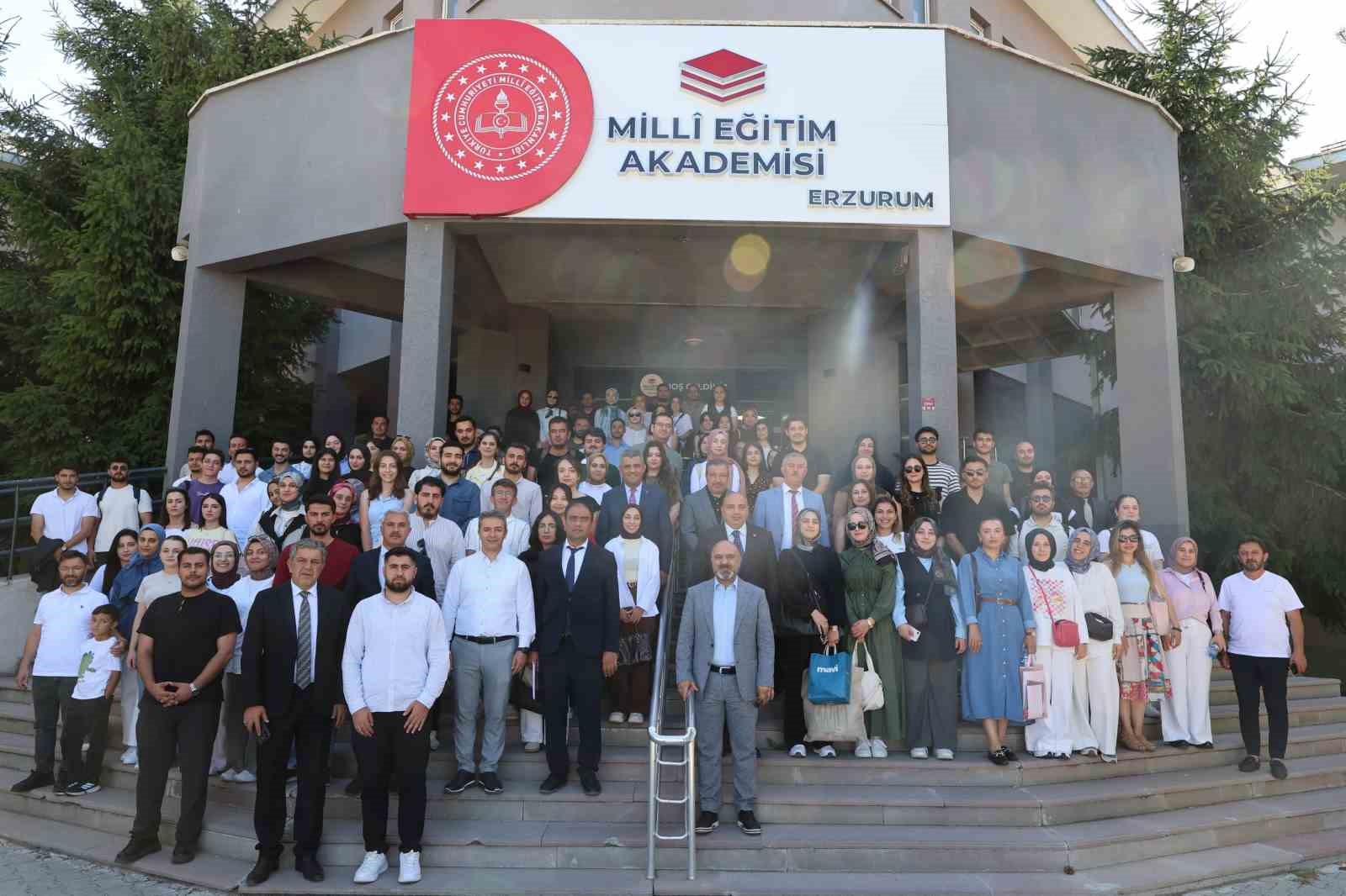 Geleceğin öğretmenleriyle buluştular
