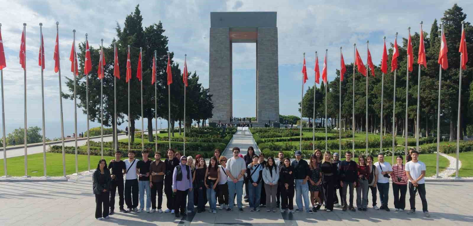 Genç fotoğrafçılar Çanakkale ruhunun izinde
