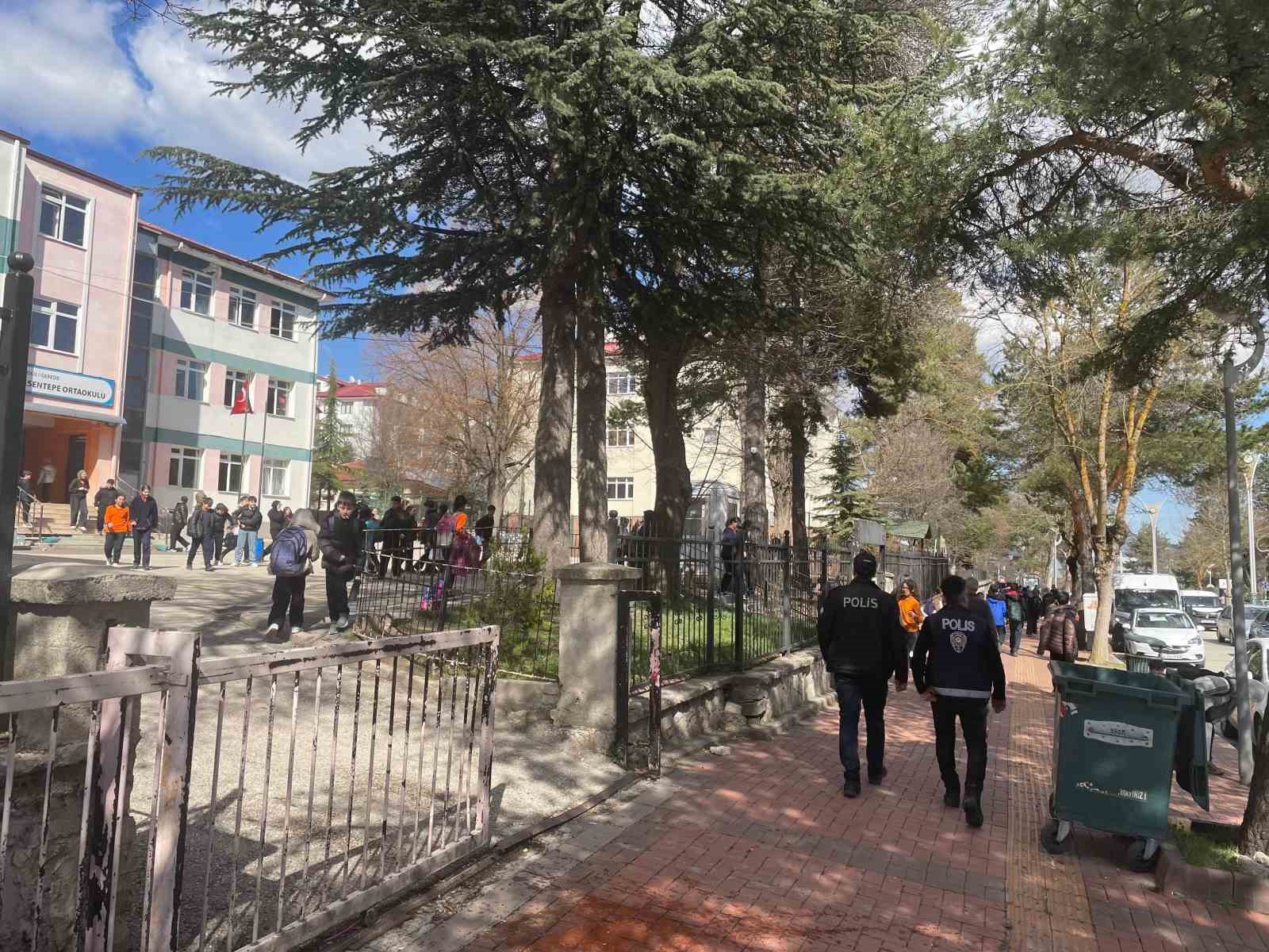 Gerede’de okul çevrelerinde denetimler sıkılaştırıldı
