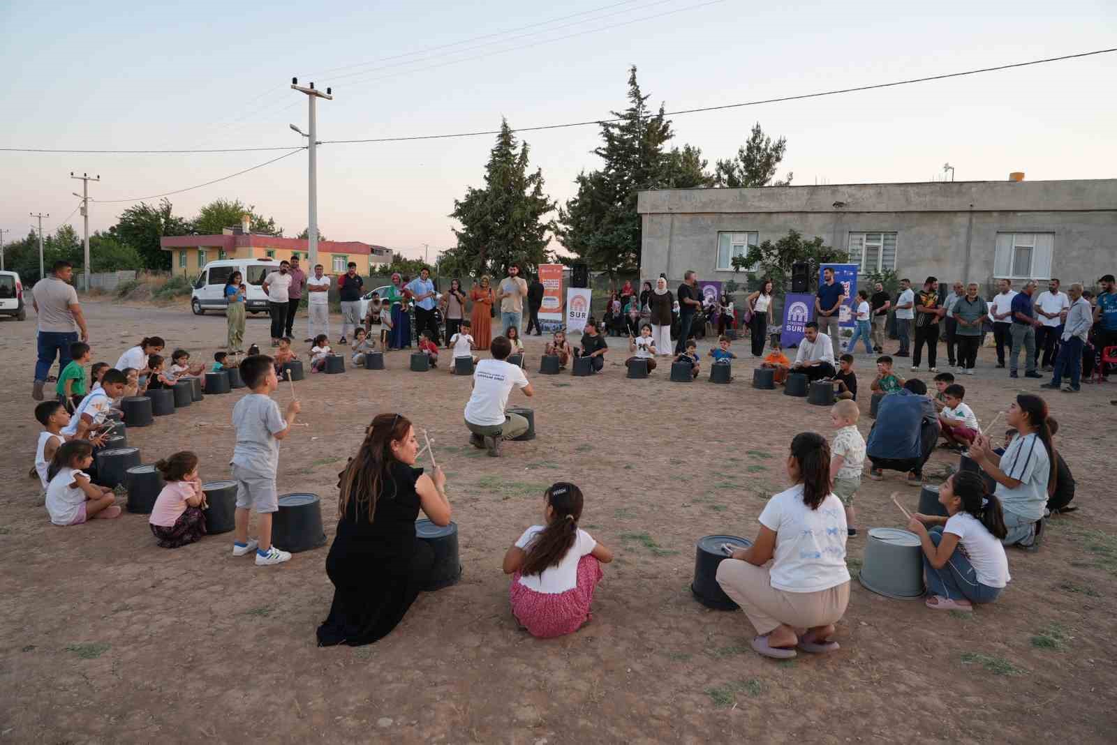 Gezici Müzik Atölyesi 13 mahallede bin 700 çocuğa ulaştı
