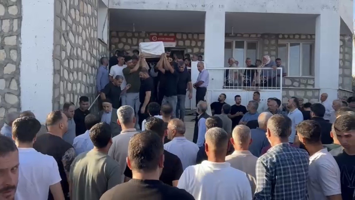 Girne’deki gemi faciasında hayatını kaybeden Mehmet Bayhan, Mardin’de son yolculuğuna uğurlandı
