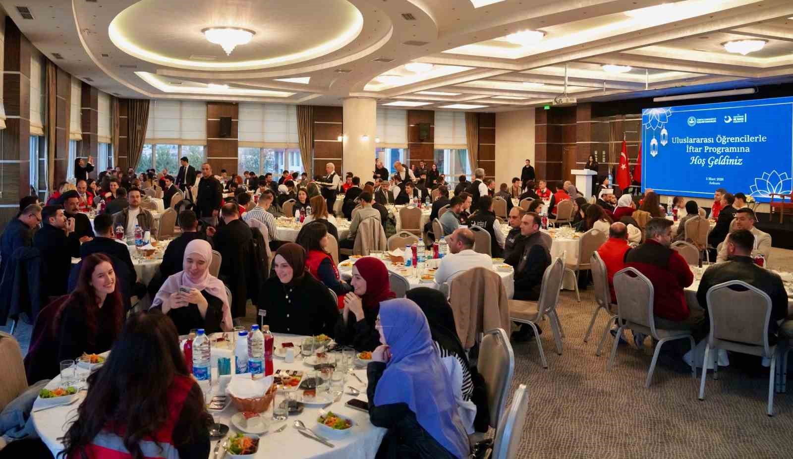 Göç İdaresi Başkanlığı uluslararası öğrencilerle iftar yemeğinde bir araya geldi
