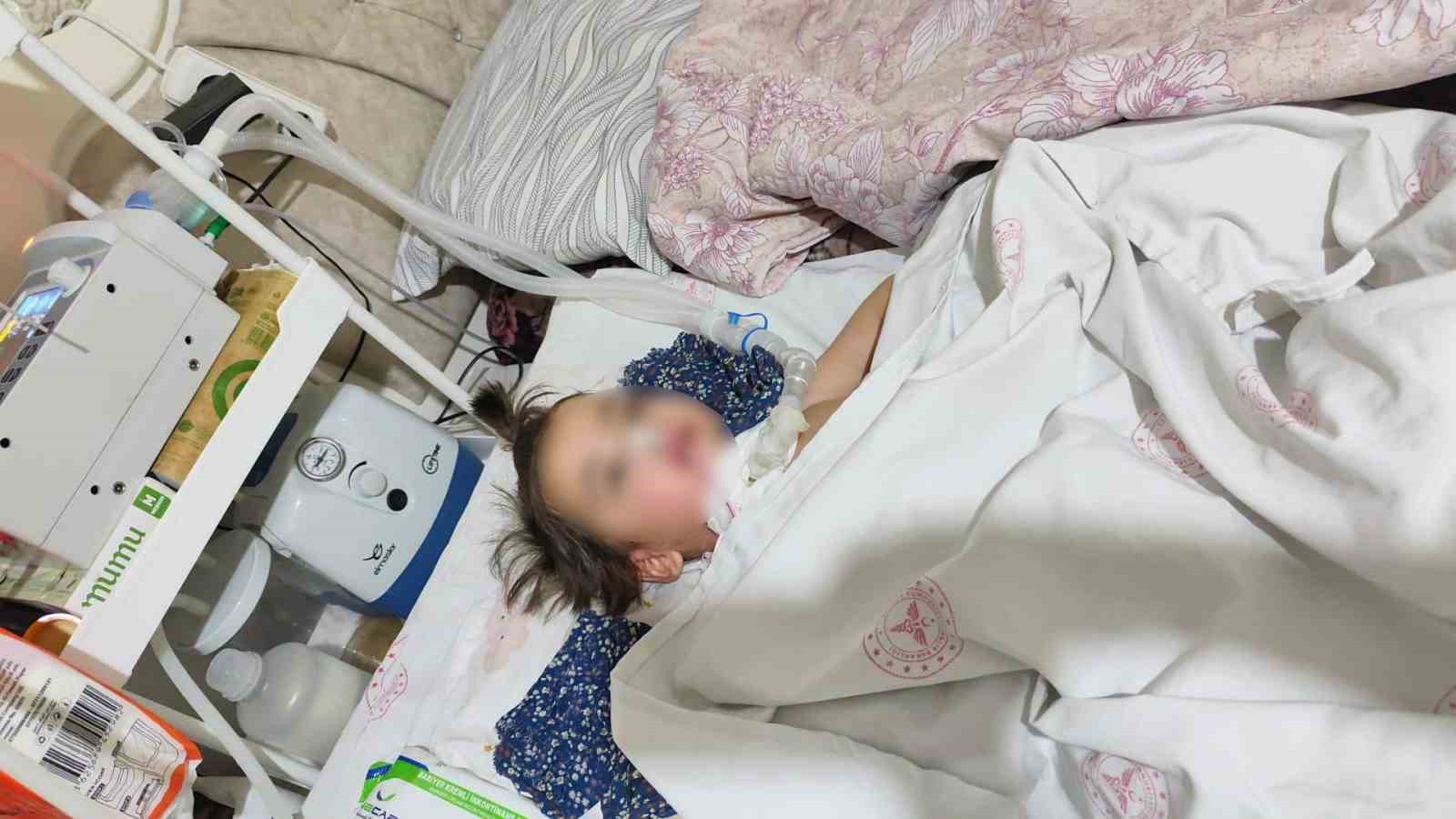 Hakkari’de yatağa bağımlı hasta helikopter ambulansla Van’a sevk edildi
