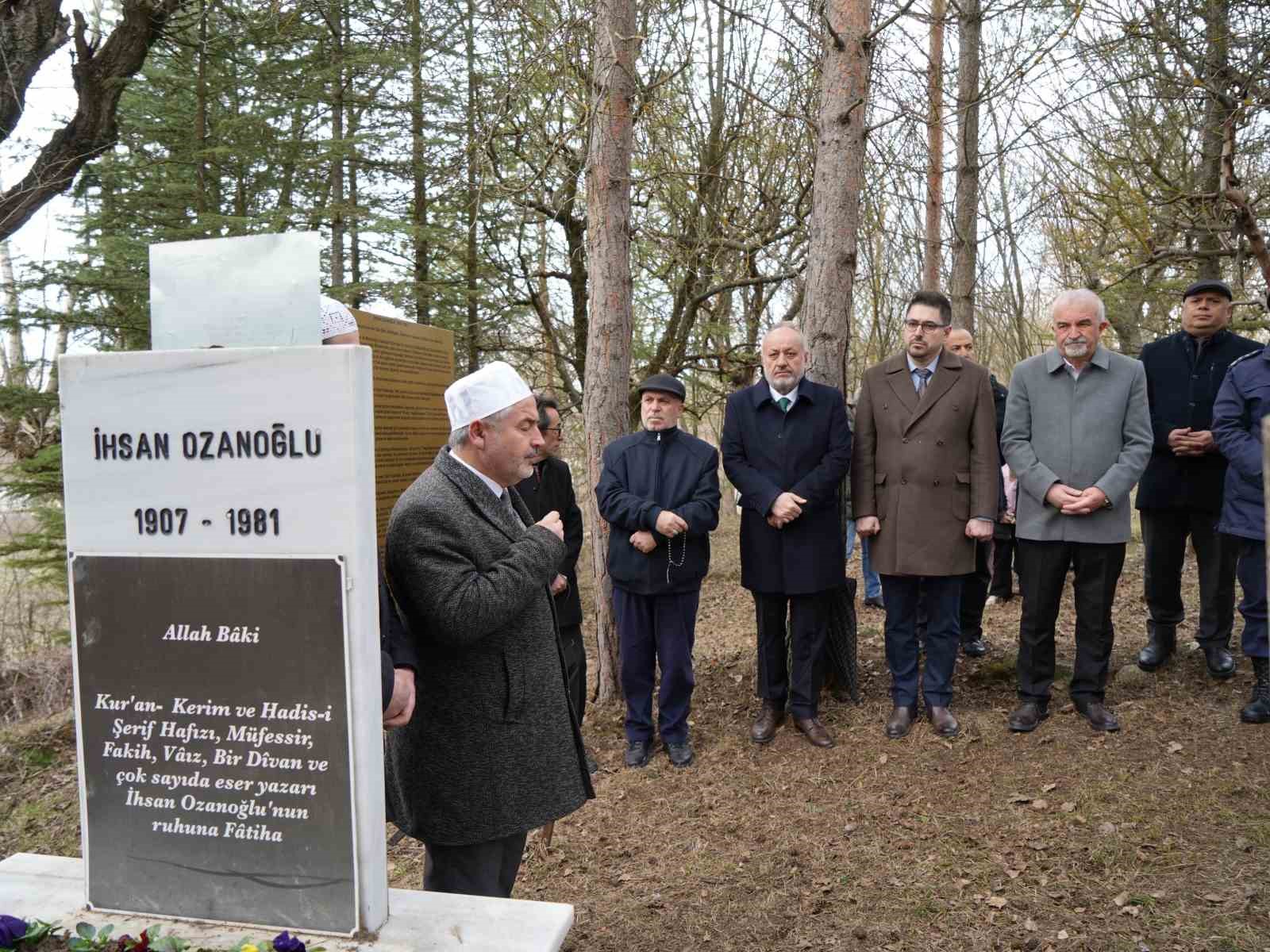 Halk Ozanı İhsan Ozanoğlu vefatının 45. yılında dualarla anıldı
