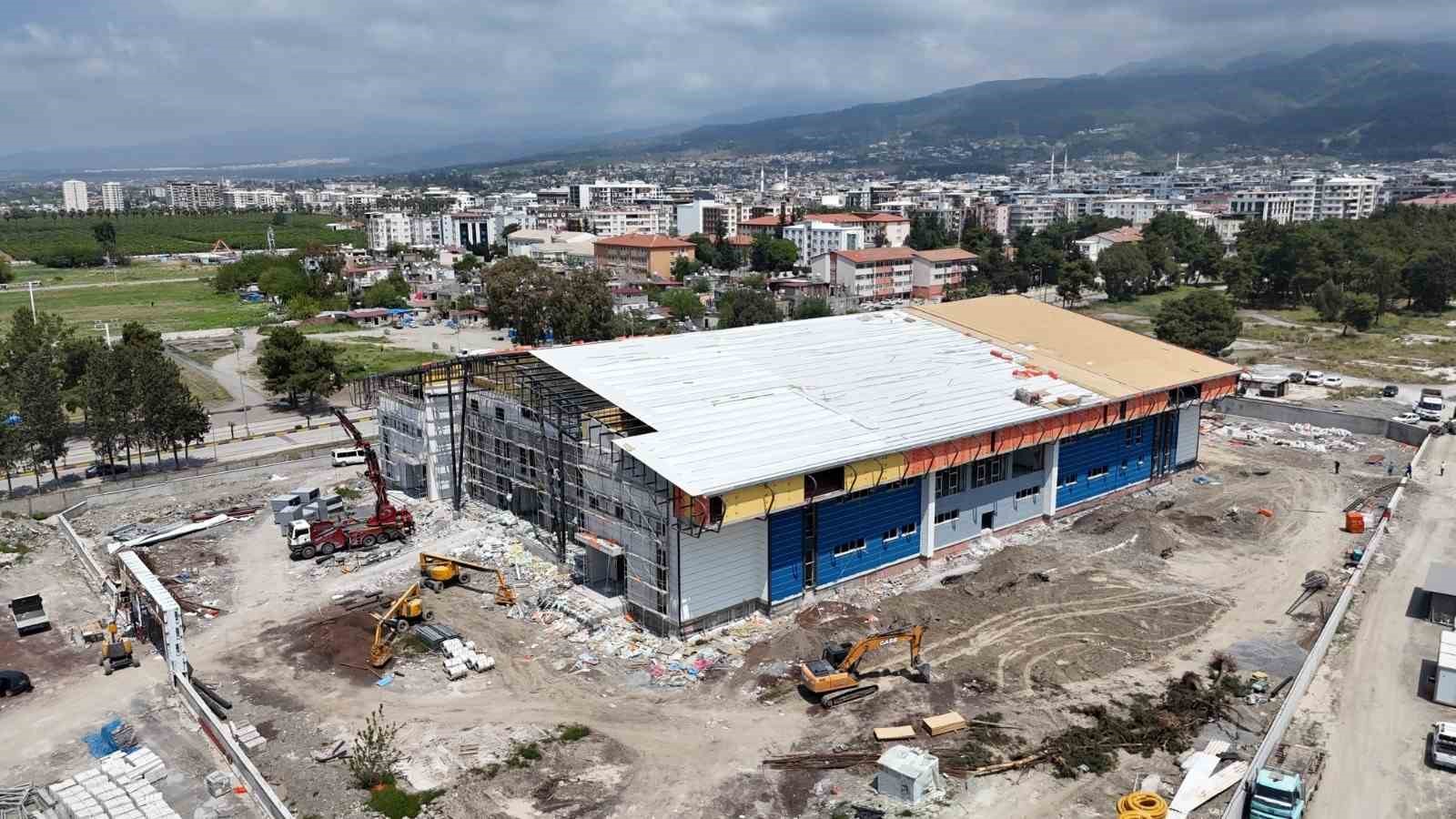 Hatay Büyükşehir Belediyesi, Dörtyol’a kapalı spor salonu inşa ediyor
