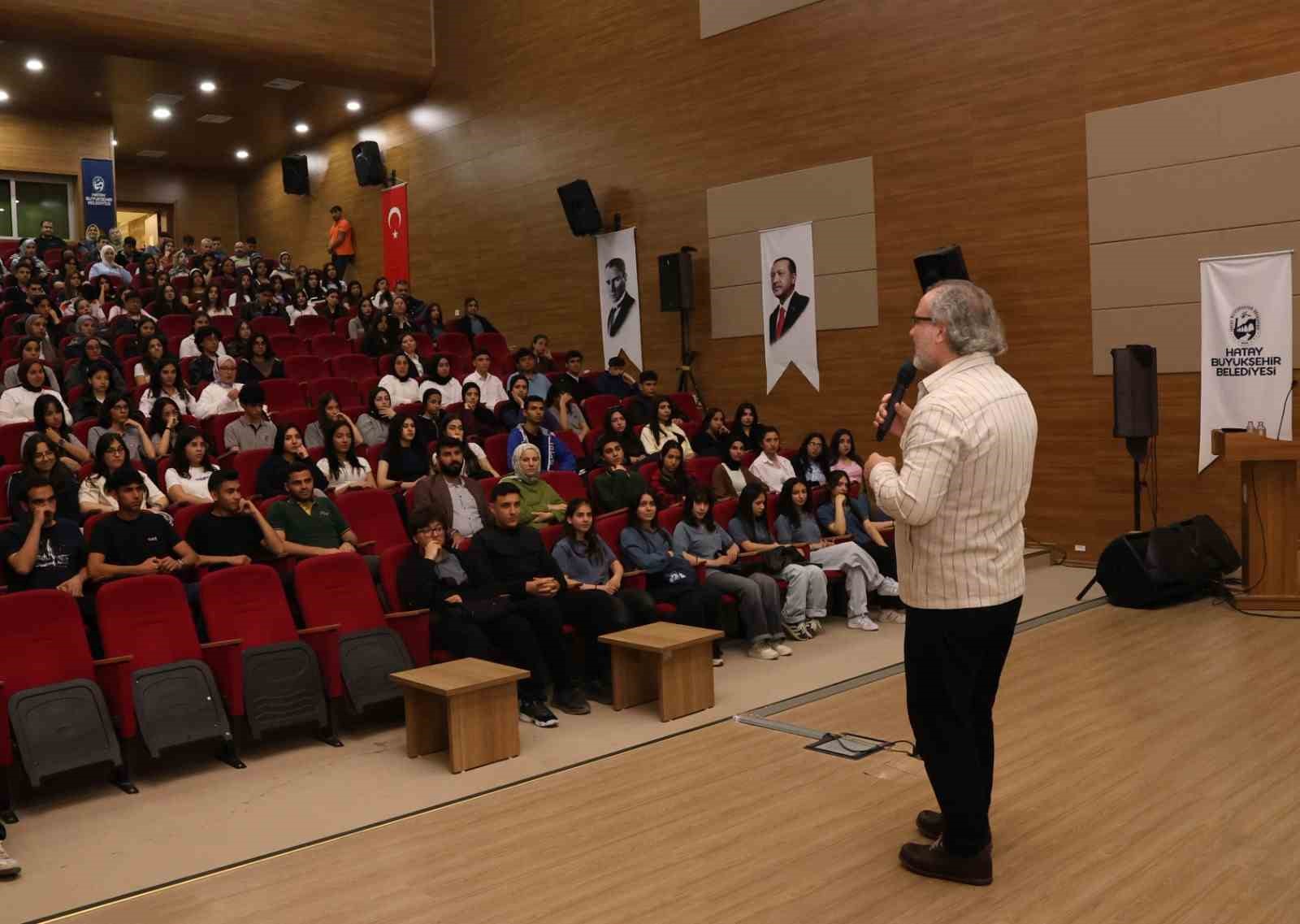 Hatay Büyükşehir’den öğrencilere sınav motivasyonu desteği
