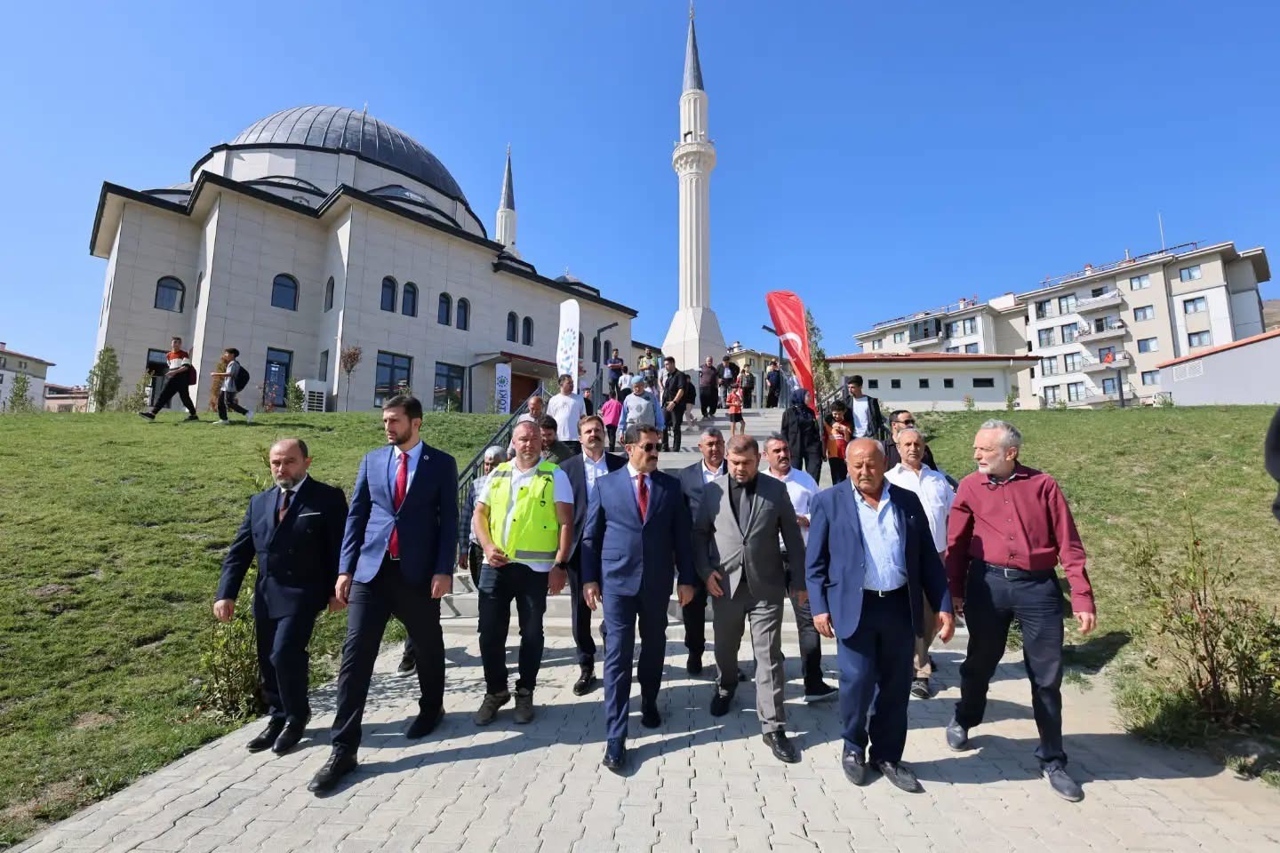 Hatay’da deprem sonrası inşa edilen 138. cami ibadete açıldı
