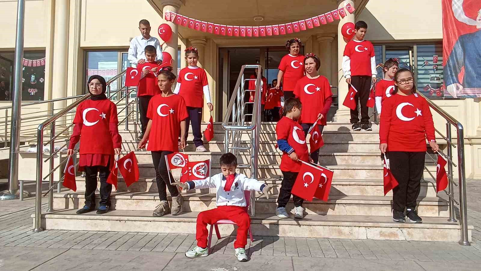 Havza’da özel öğrencilerden Cumhuriyet Bayramı kutlaması
