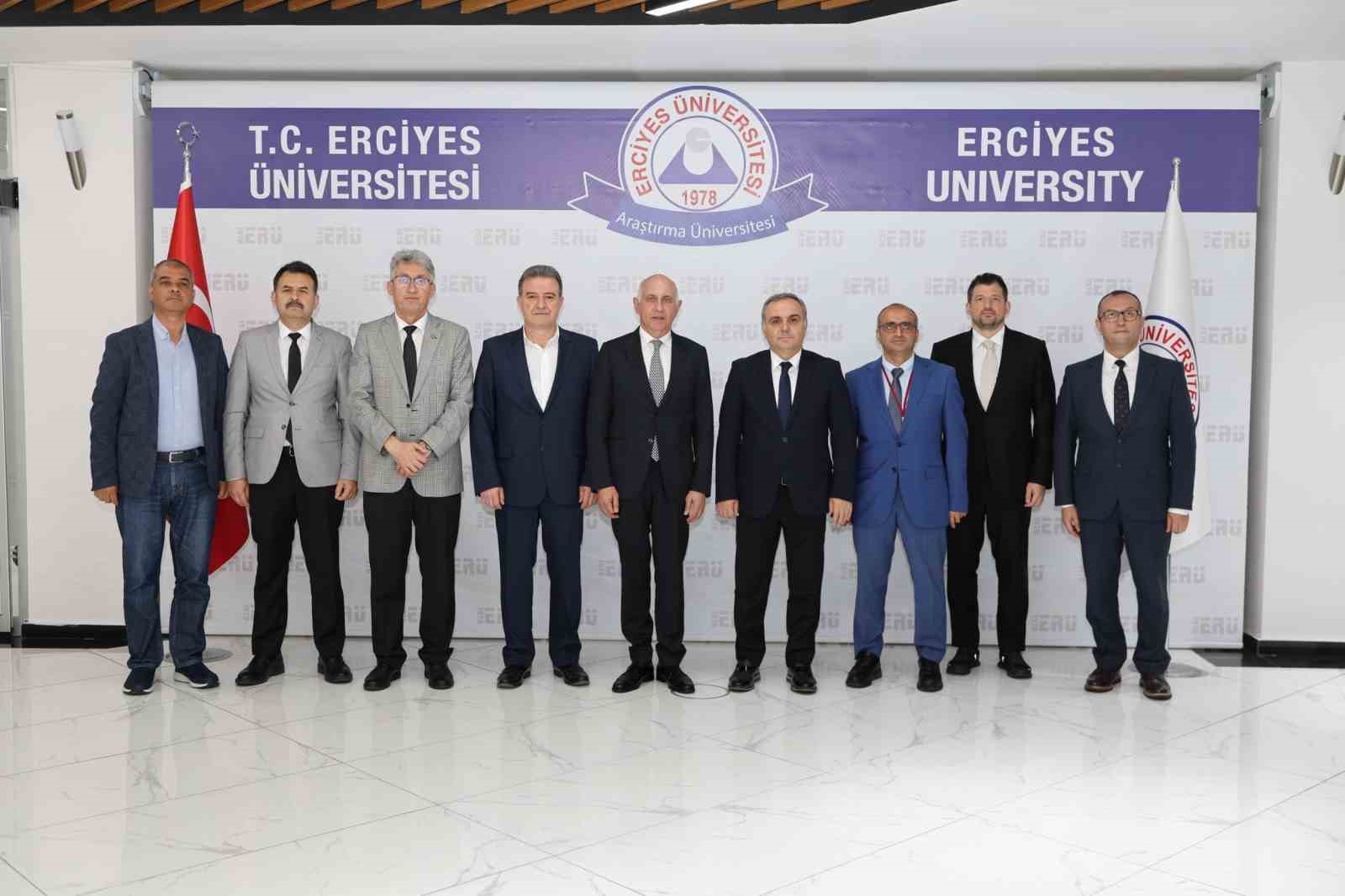 Hayırsever iş insanı Asım Kibar, ERÜ’de anıldı

