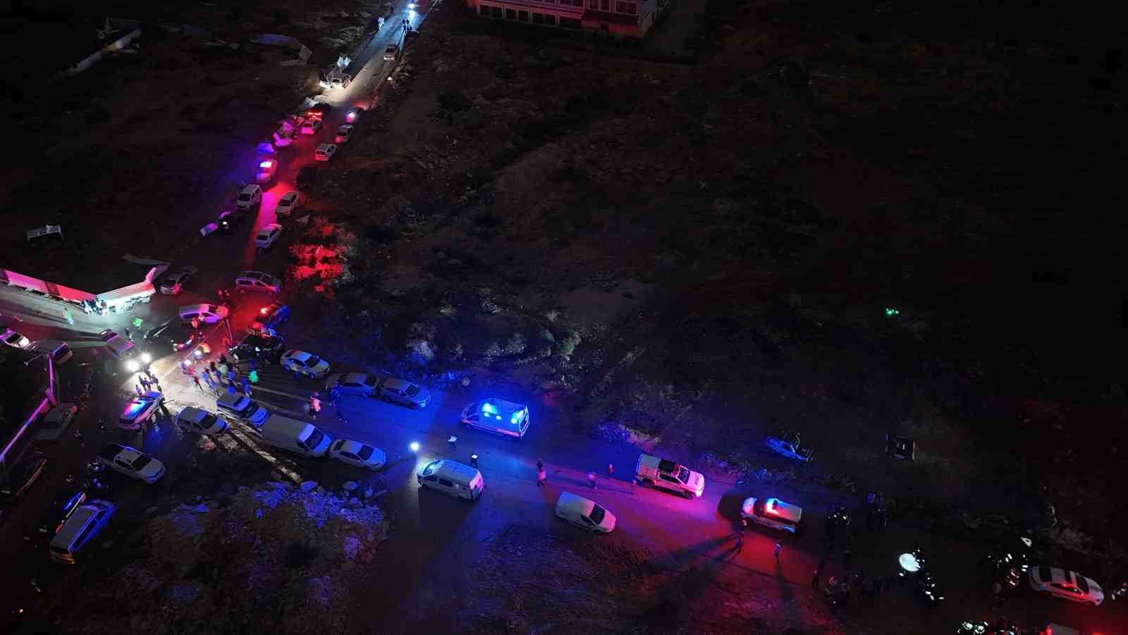 Hortumun vurduğu konteynerlerde 4 ölü, 1 yaralı
