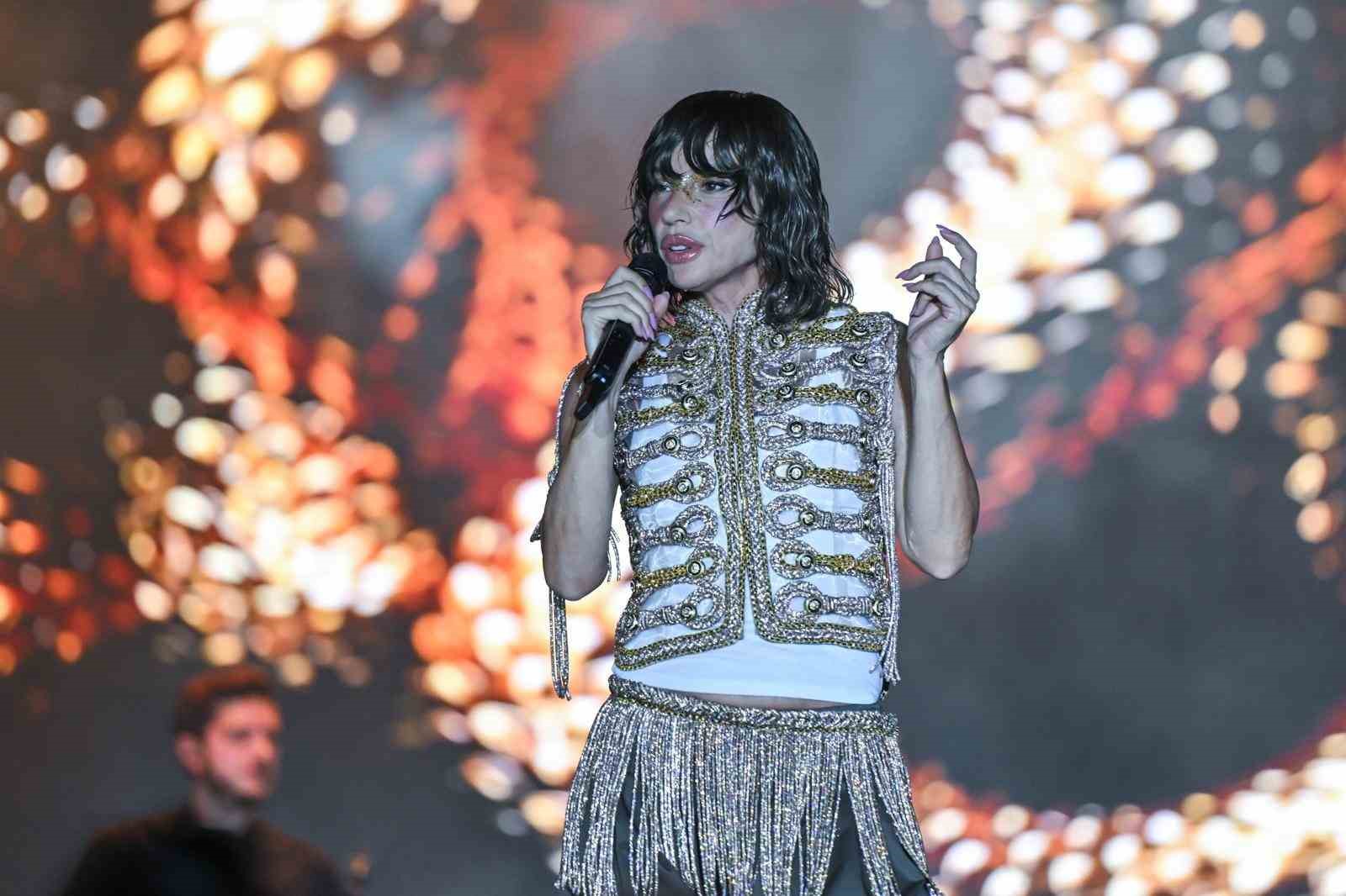 İEF’de müzik ve mizah bir arada
