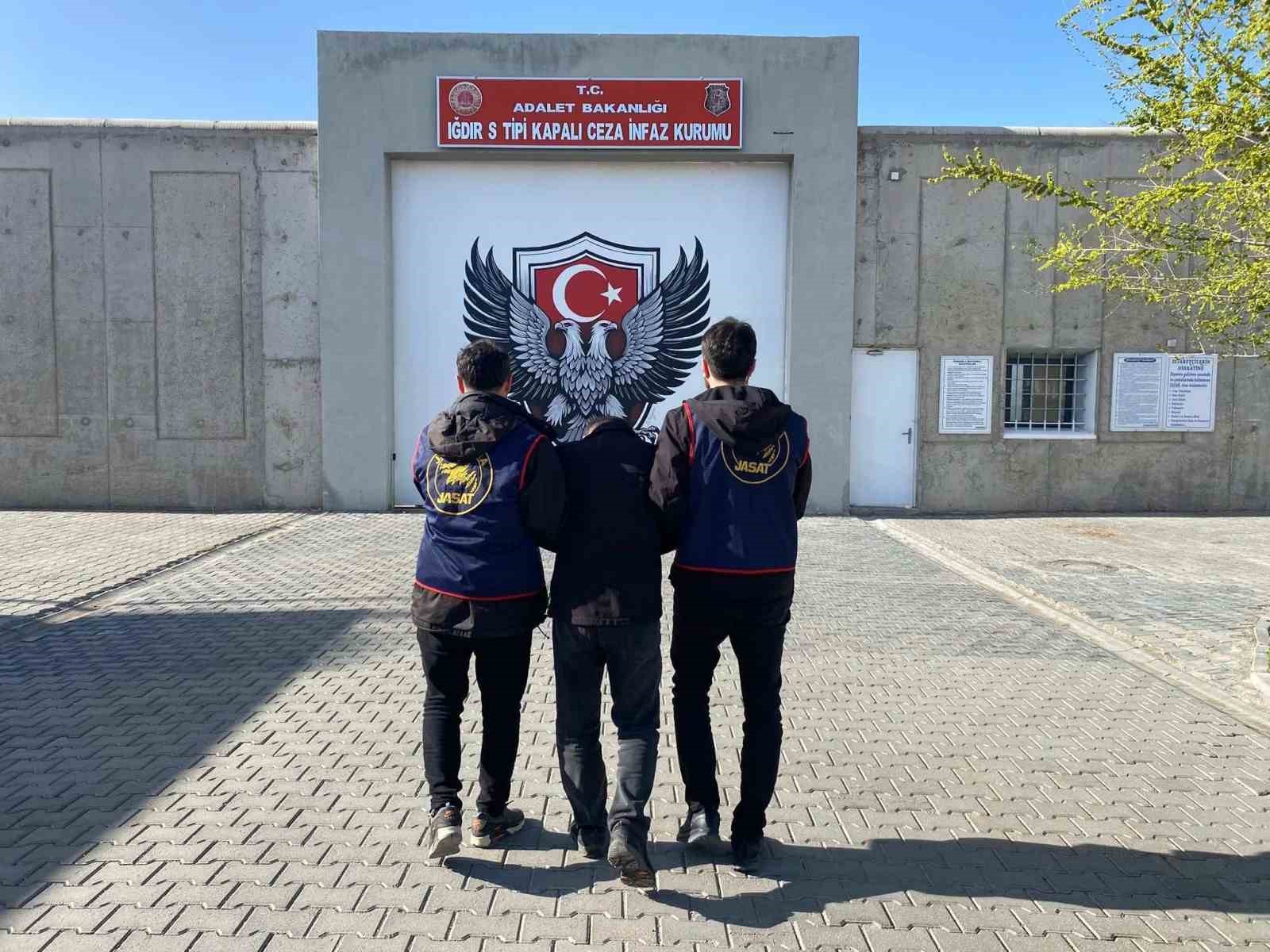 Iğdır’da JASAT’tan operasyon: 10 yıl 8 ay hapis cezası bulunan şahıs yakalandı
