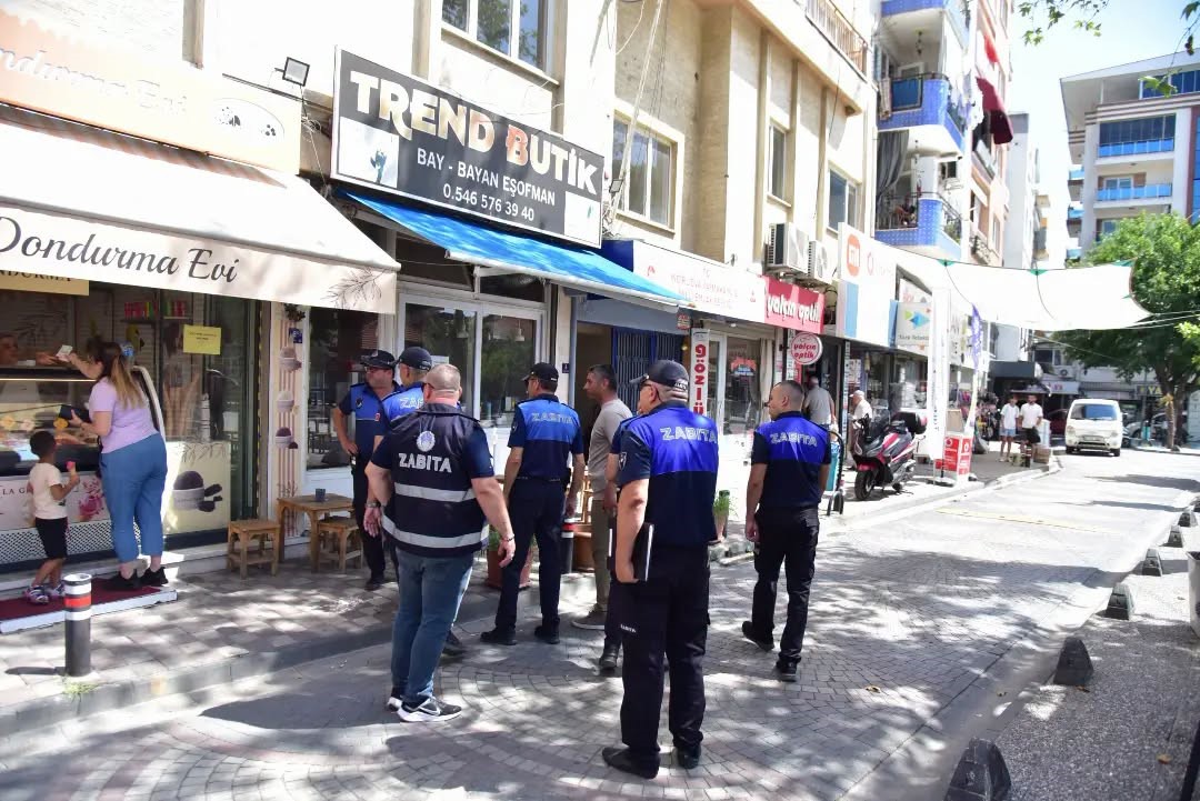 İncirliova’da kaldırım işgaline geçit yok
