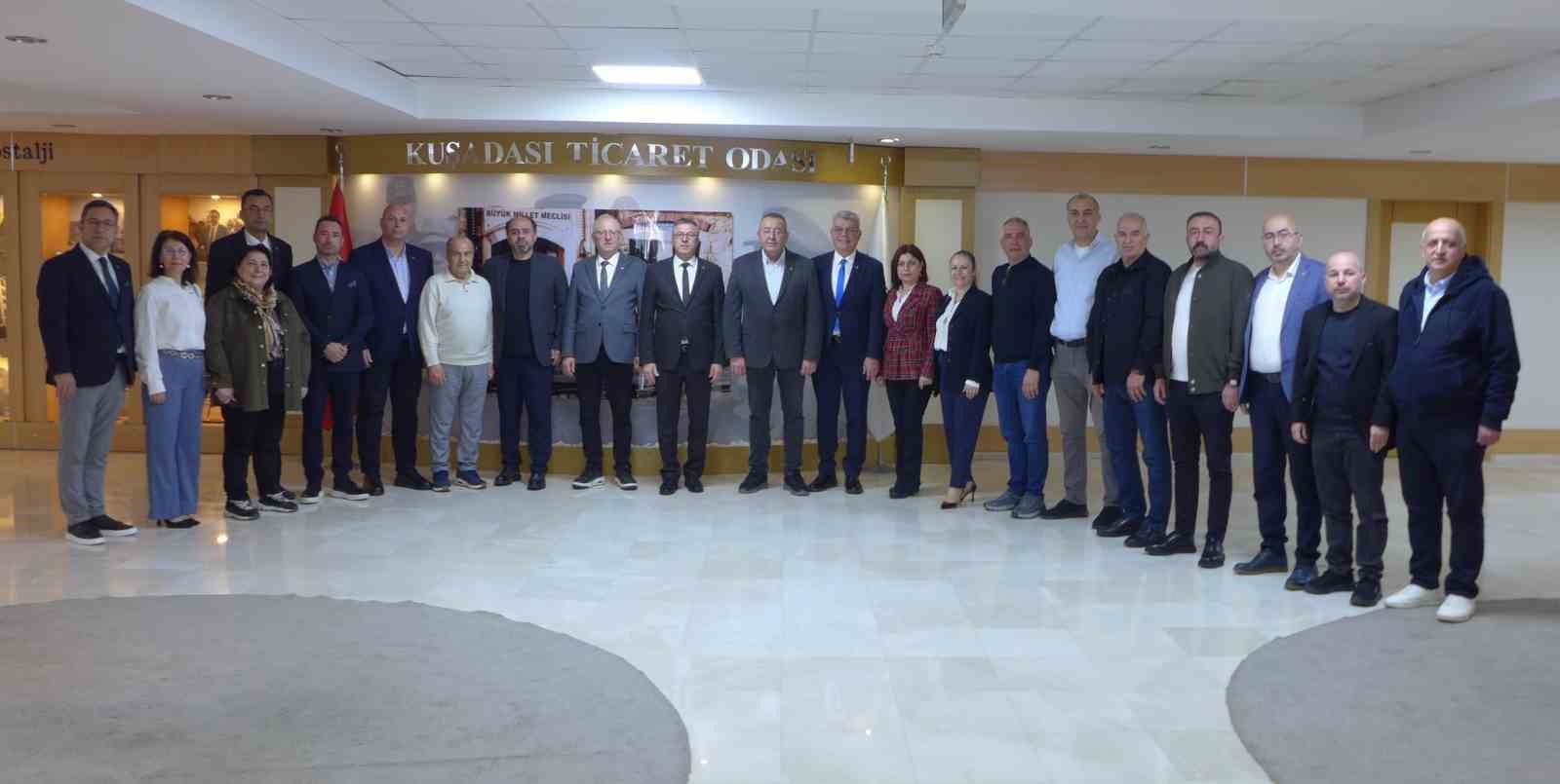 İş dünyası temsilcileri Kuşadası’nda buluştu
