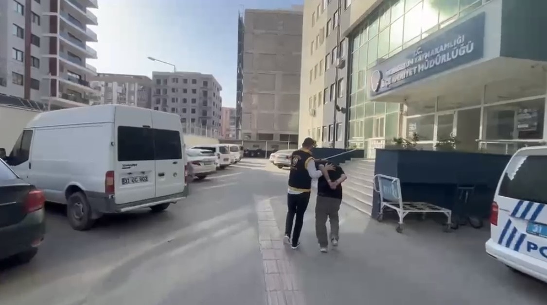 İskenderun’da 33 yıl hapis cezasıyla aranan hükümlü yakalandı
