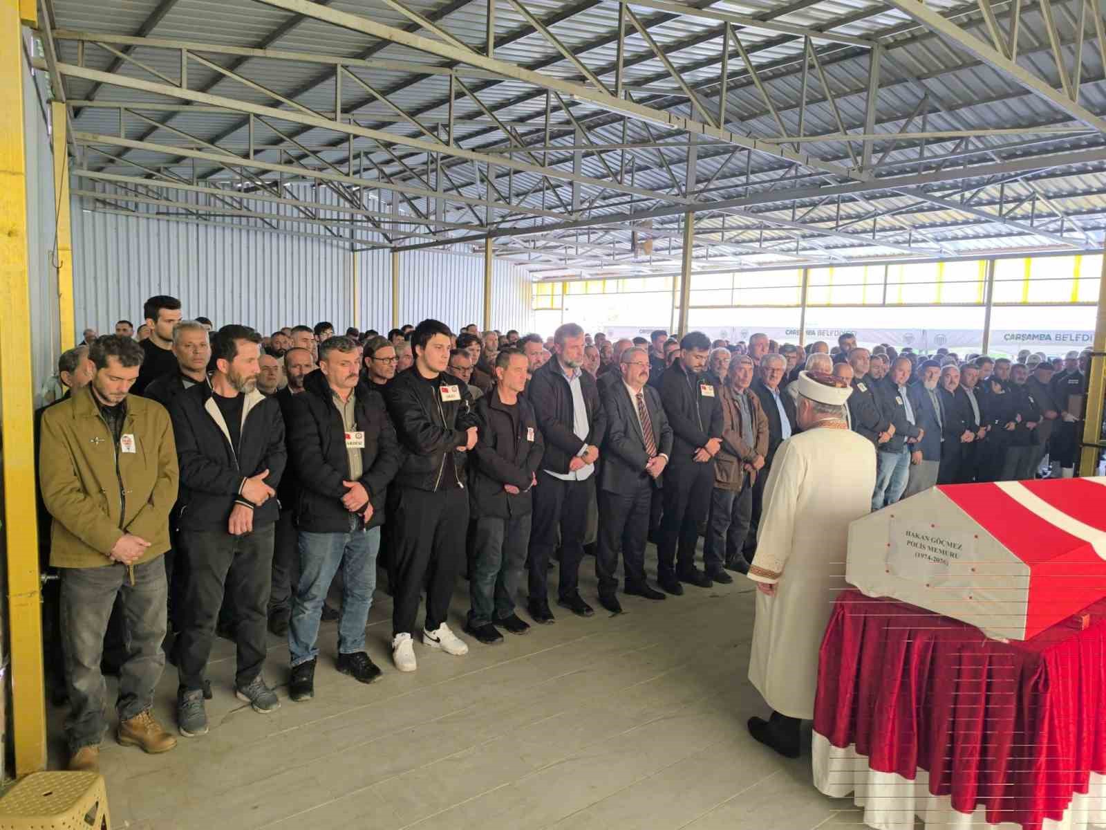 İstanbul’da hayatını kaybeden polis memuru, Samsun’da son yolculuğuna uğurlandı
