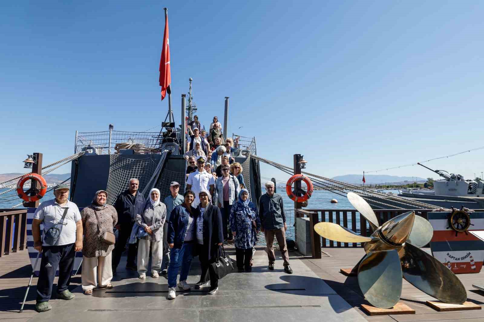 İzmir Büyükşehir’in gezileri emeklilere nefes oluyor
