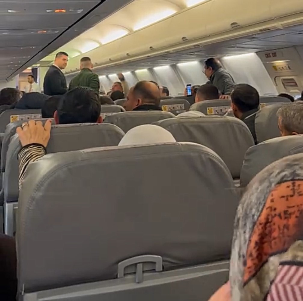 İzmir-Diyarbakır uçuşu 12 saatlik eziyete dönüştü
