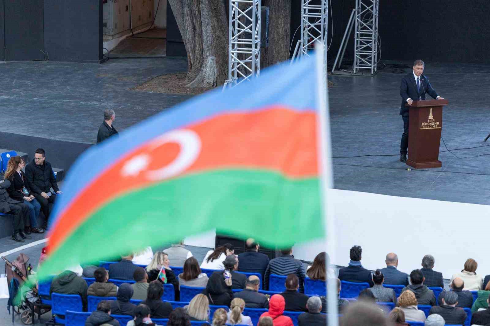 İzmir ile Bakü arasındaki 40 yıllık kardeşlik şarkılarla kutlandı
