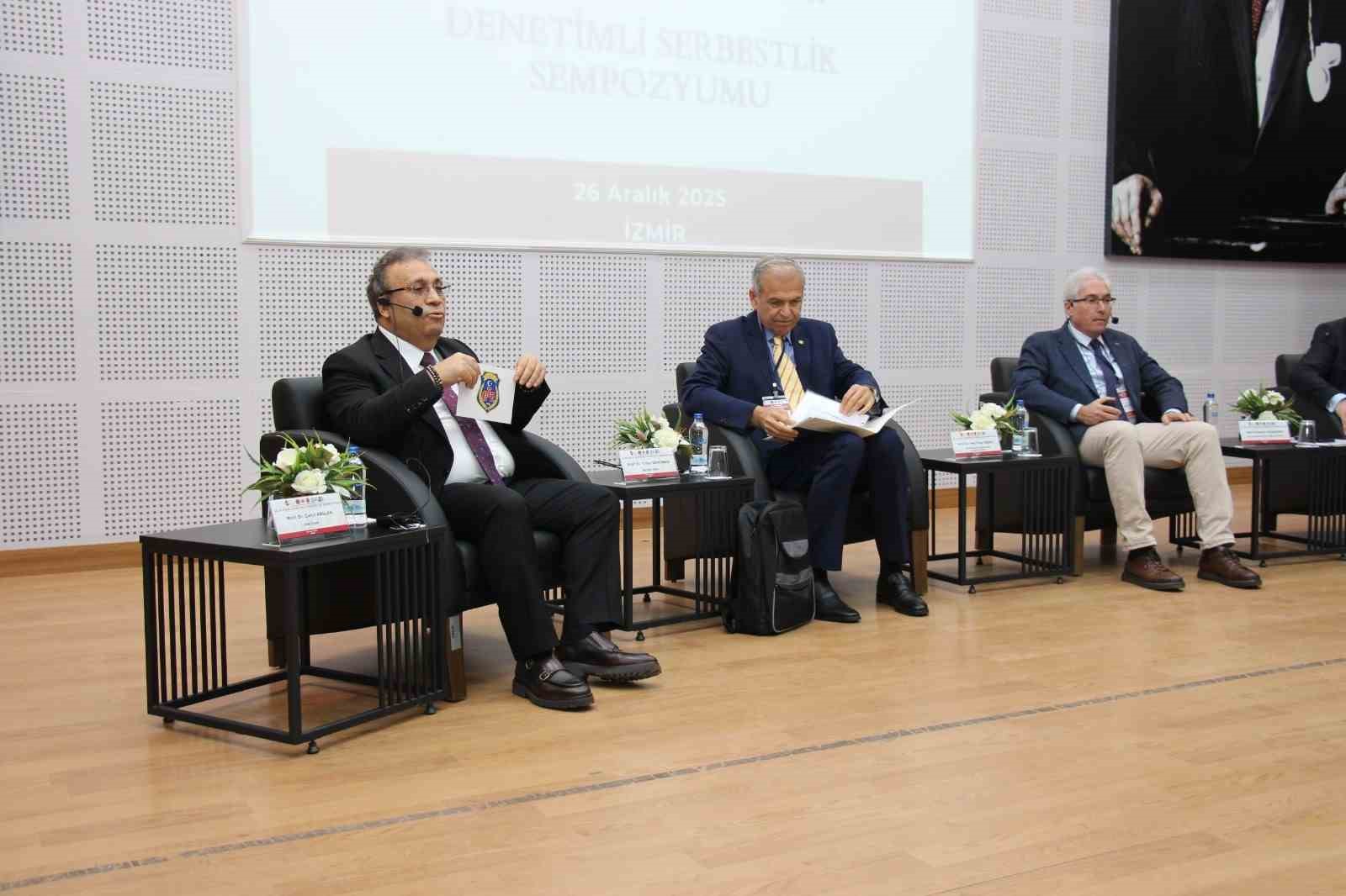 İzmir’de, 20. yılında Denetimli Serbestlik Sempozyumu düzenlendi
