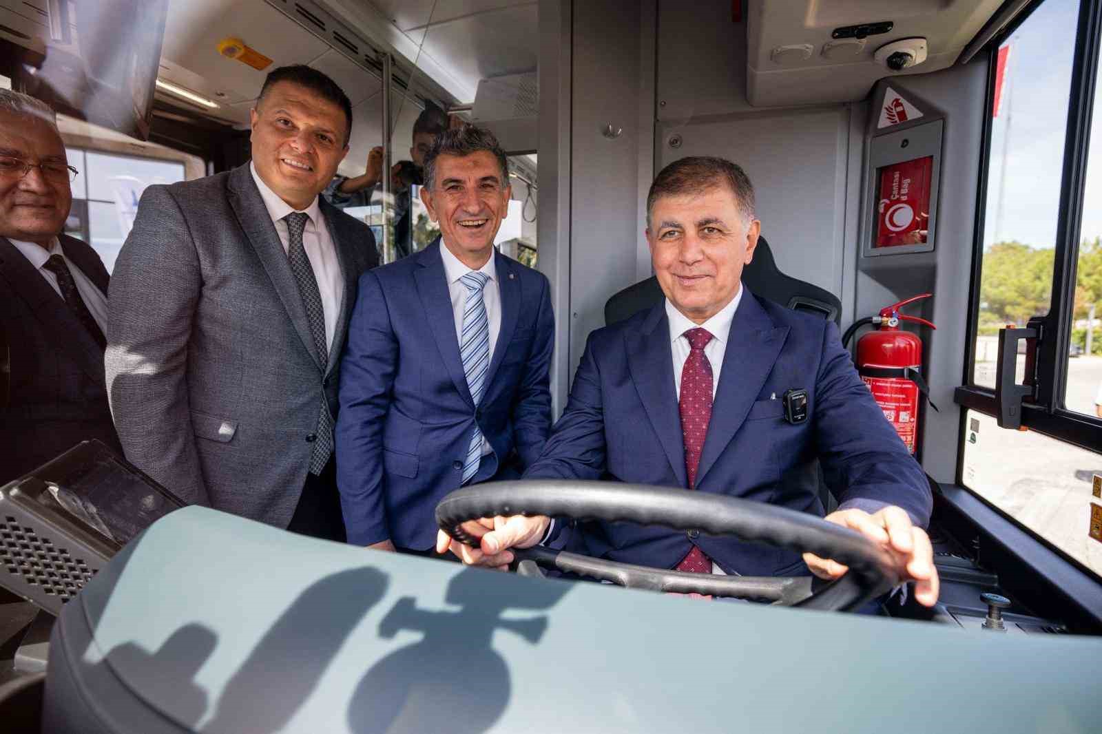İzmir’in ulaşım geleceği ortak akılla şekilleniyor
