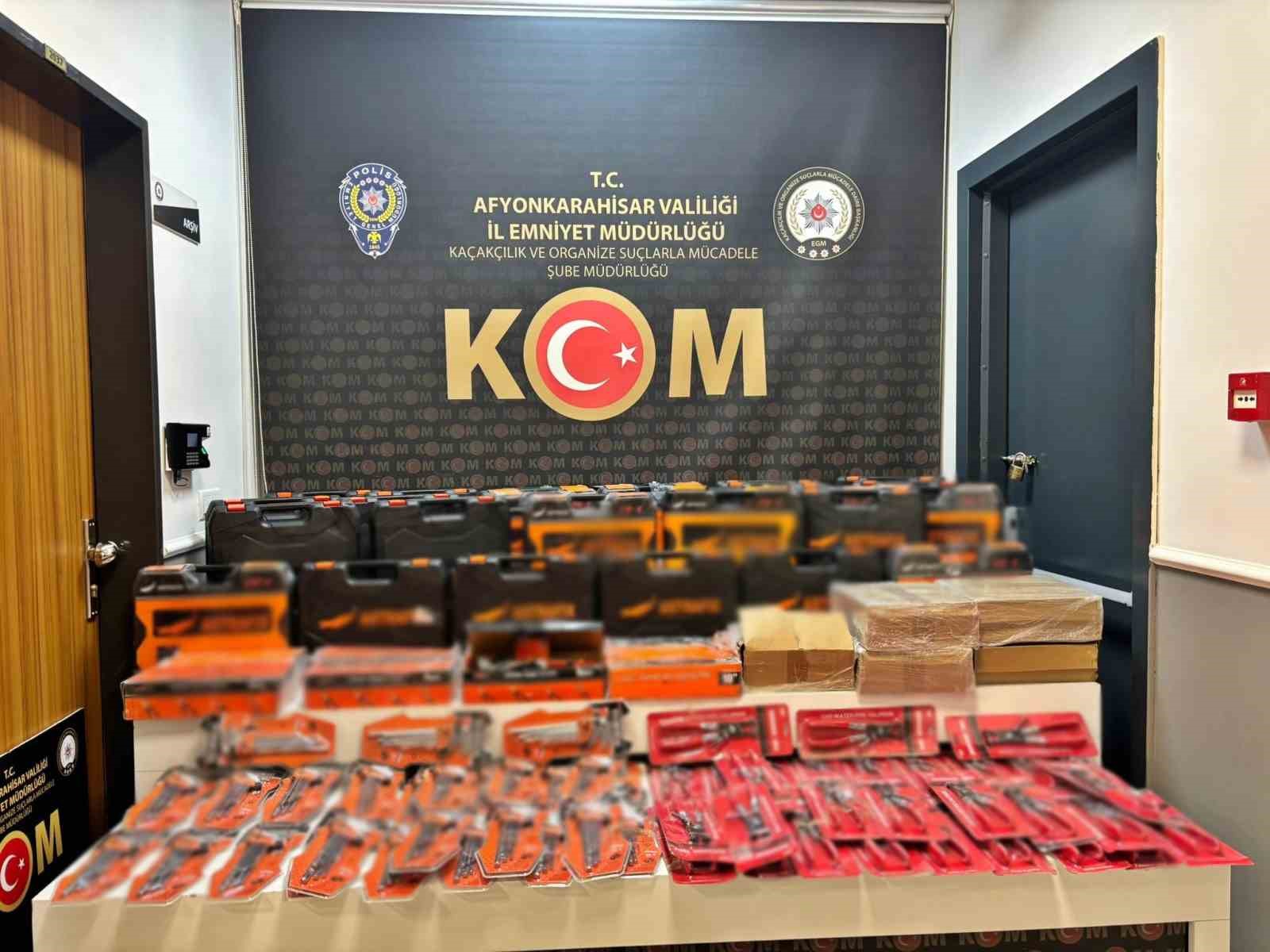 Kaçak hırdavat malzemeleri ele geçirildi
