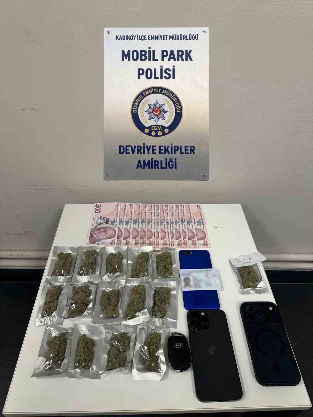 Kadıköy’de uyuşturucu şüphelilerine dron destekli operasyon: 2 kişi yakalandı
