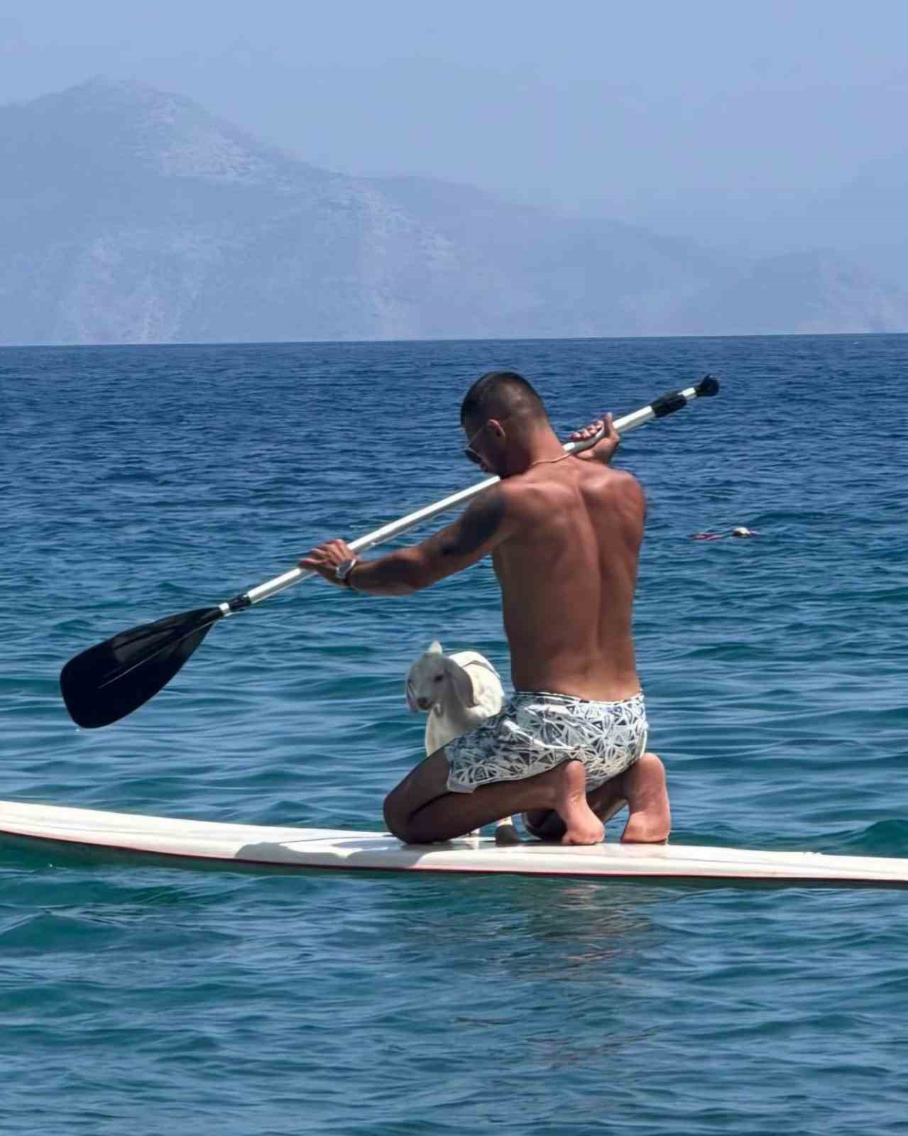 Kanodaki keçi yavrusu ilgi odağı oldu
