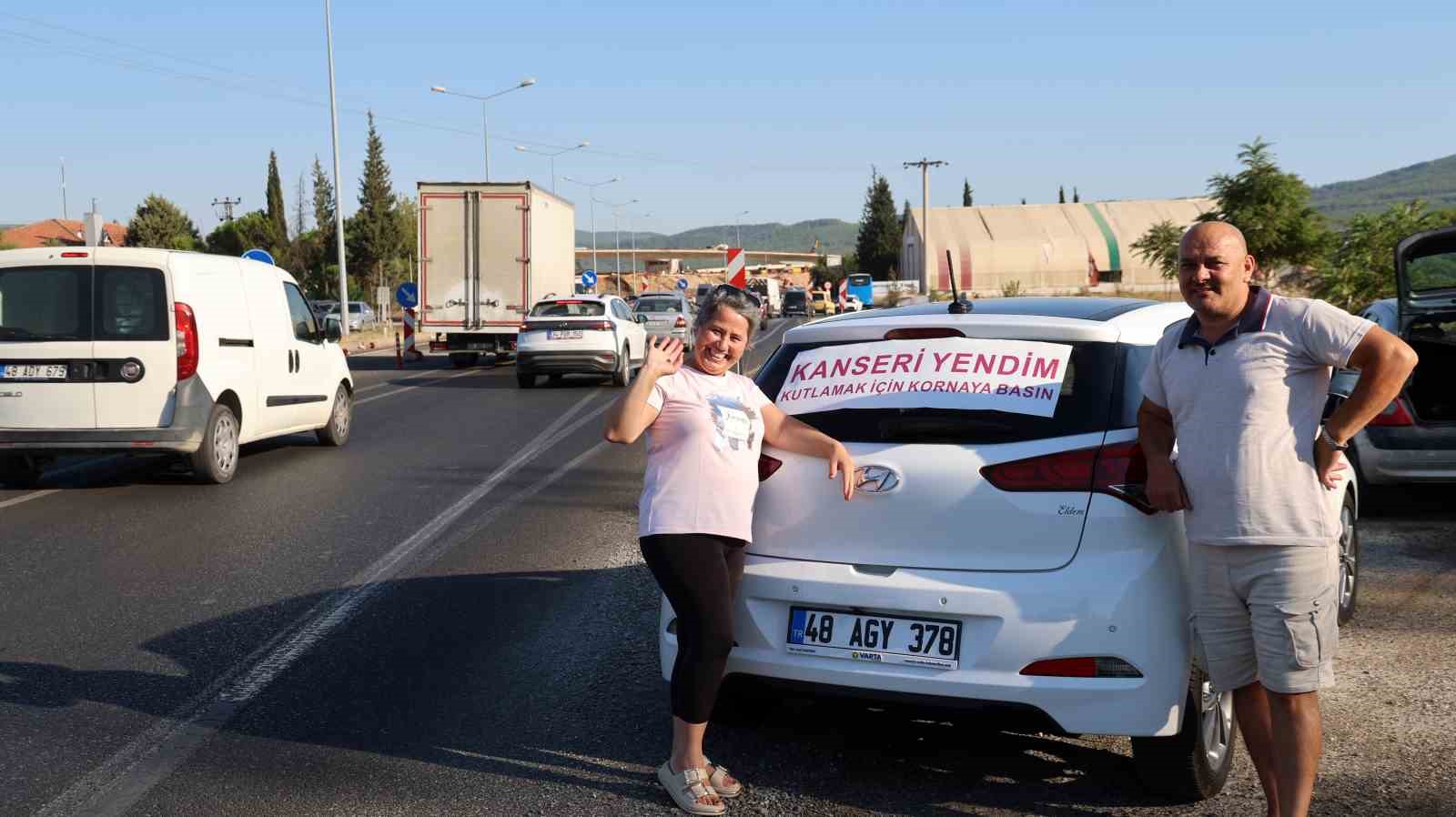 "Kanseri yendim, kutlamak için korna basın"
