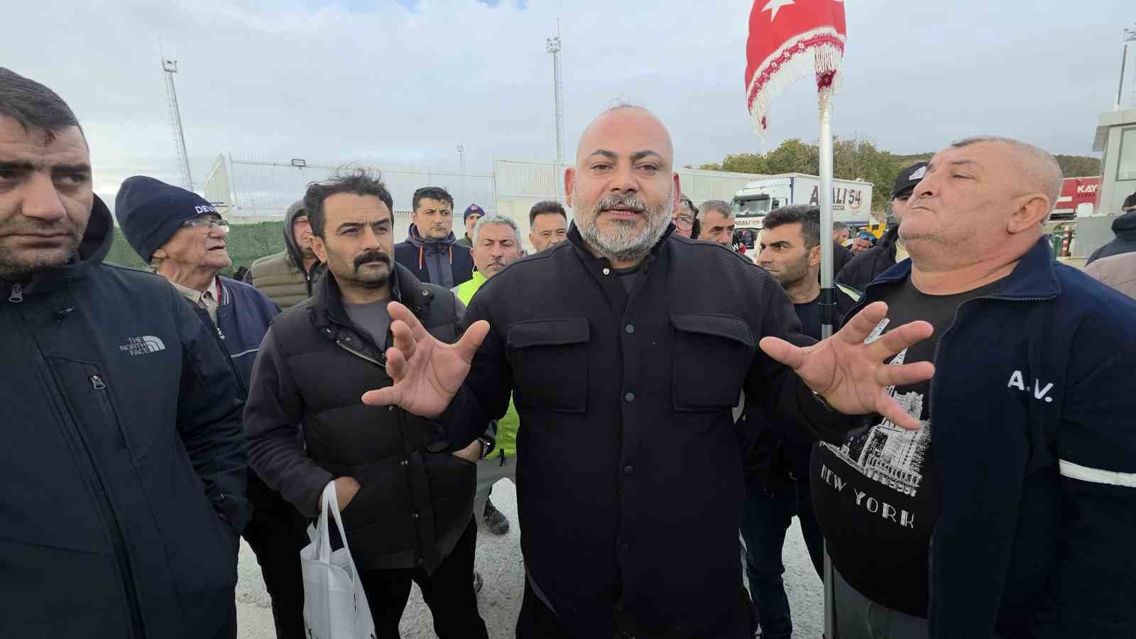 Kapıkule ve Hamzabeyli’de tır şoförleri yaşadıkları mağduriyeti anlattı: "Biz turist değiliz"
